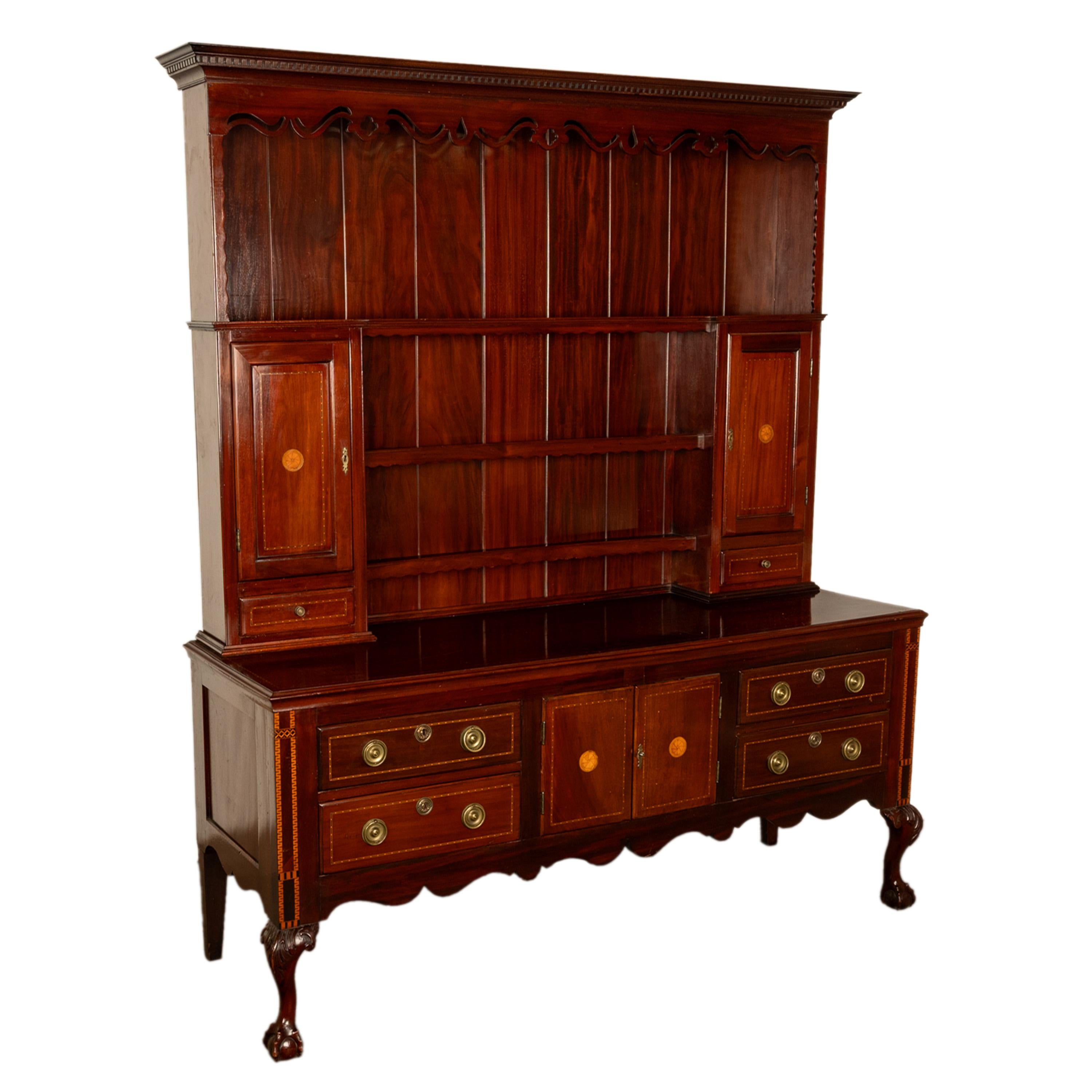 Antigua cómoda georgiana Chippendale de caoba tallada con incrustaciones Estante para platos 1790 en venta 1