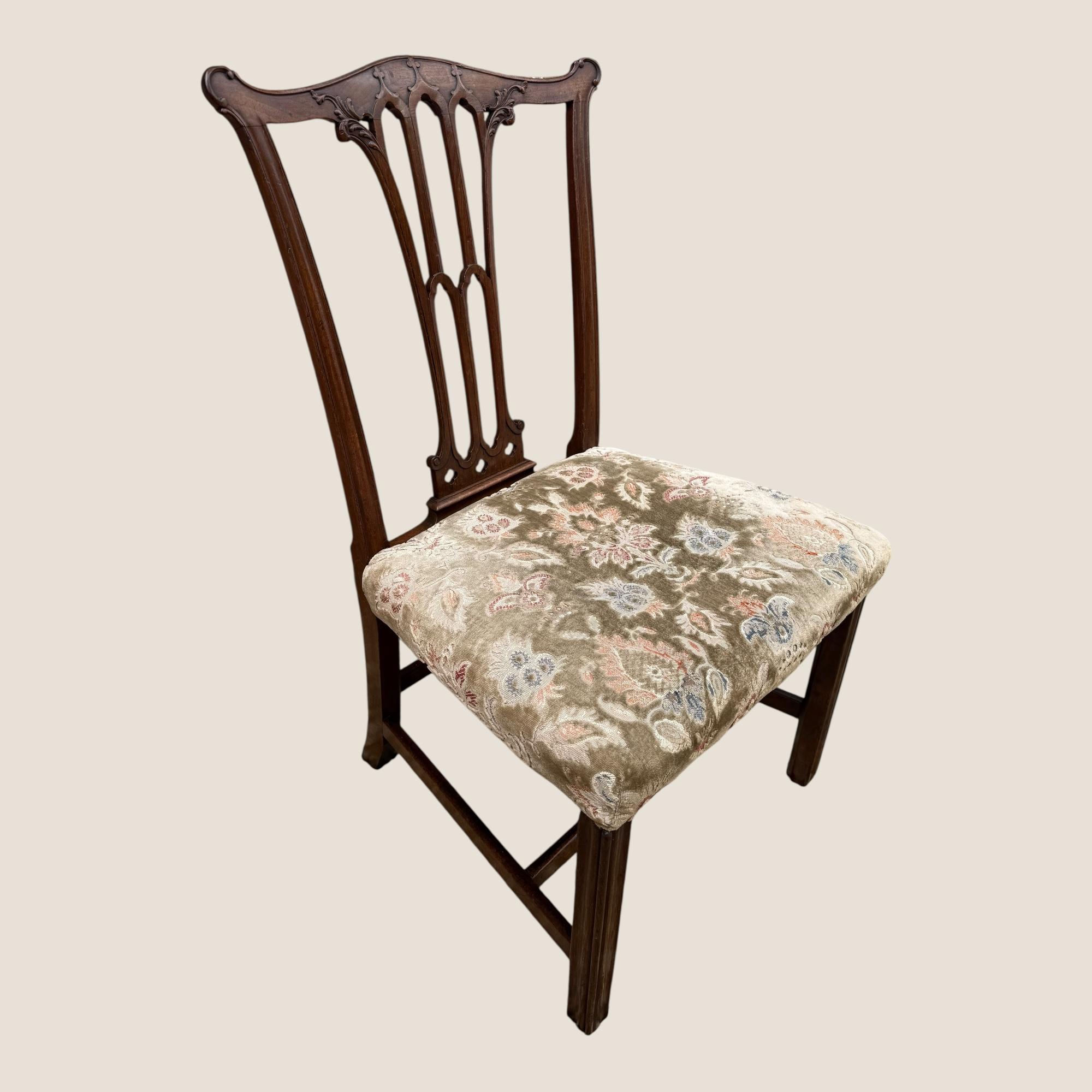 Antique Georgian Chippendale Period Mahogany & Floral Upholstered Carved Chair In Good Condition For Sale In King's Lynn, GB