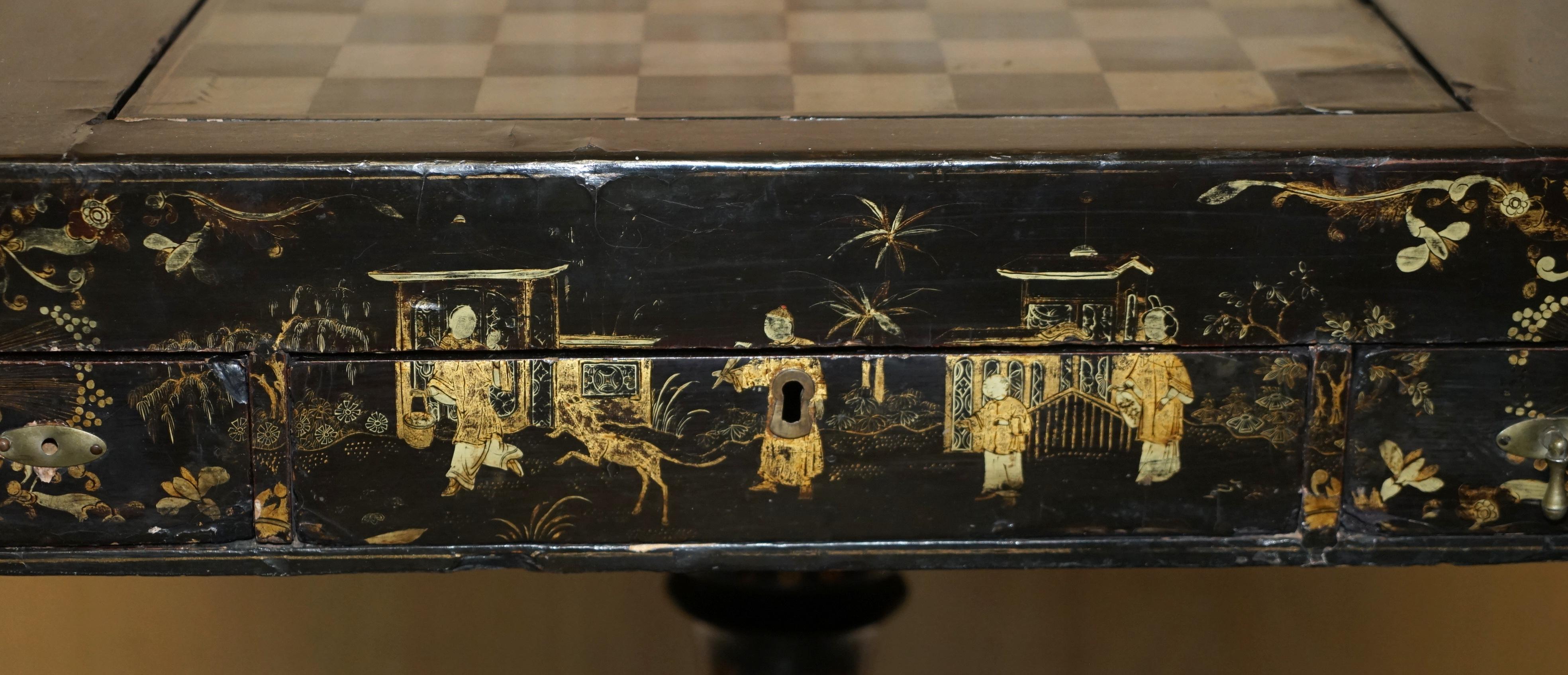 ANTIQUE GEORGIAN CIRCA 1820 CHiNESE CHINOISERIE CHESSBOARD BACKGAMMON TABLE For Sale 2