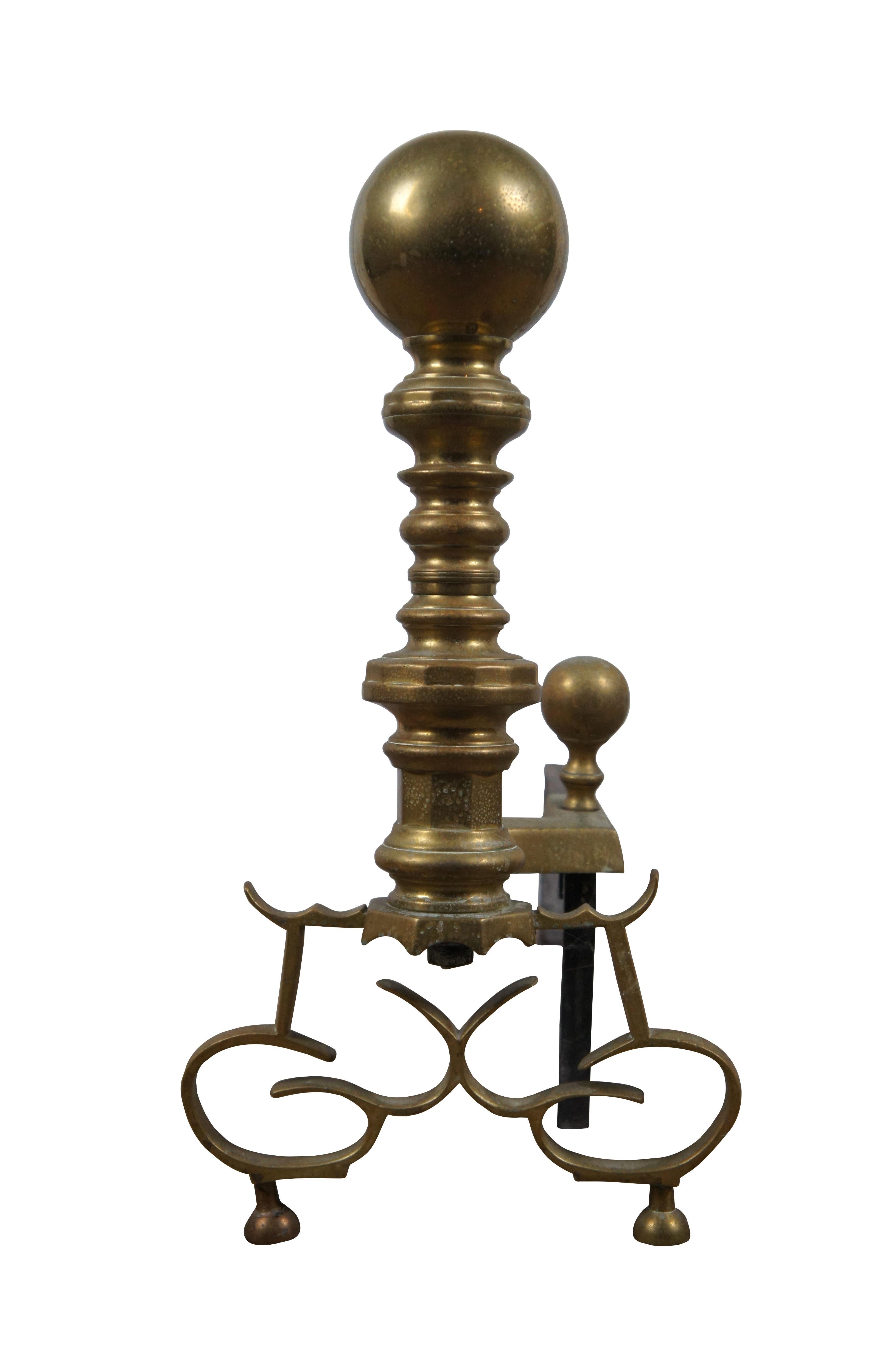 Antique Georgian Colonial Revival Brass Cannonball Andirons Fireplace Fire Dogs In Good Condition For Sale In Dayton, OH