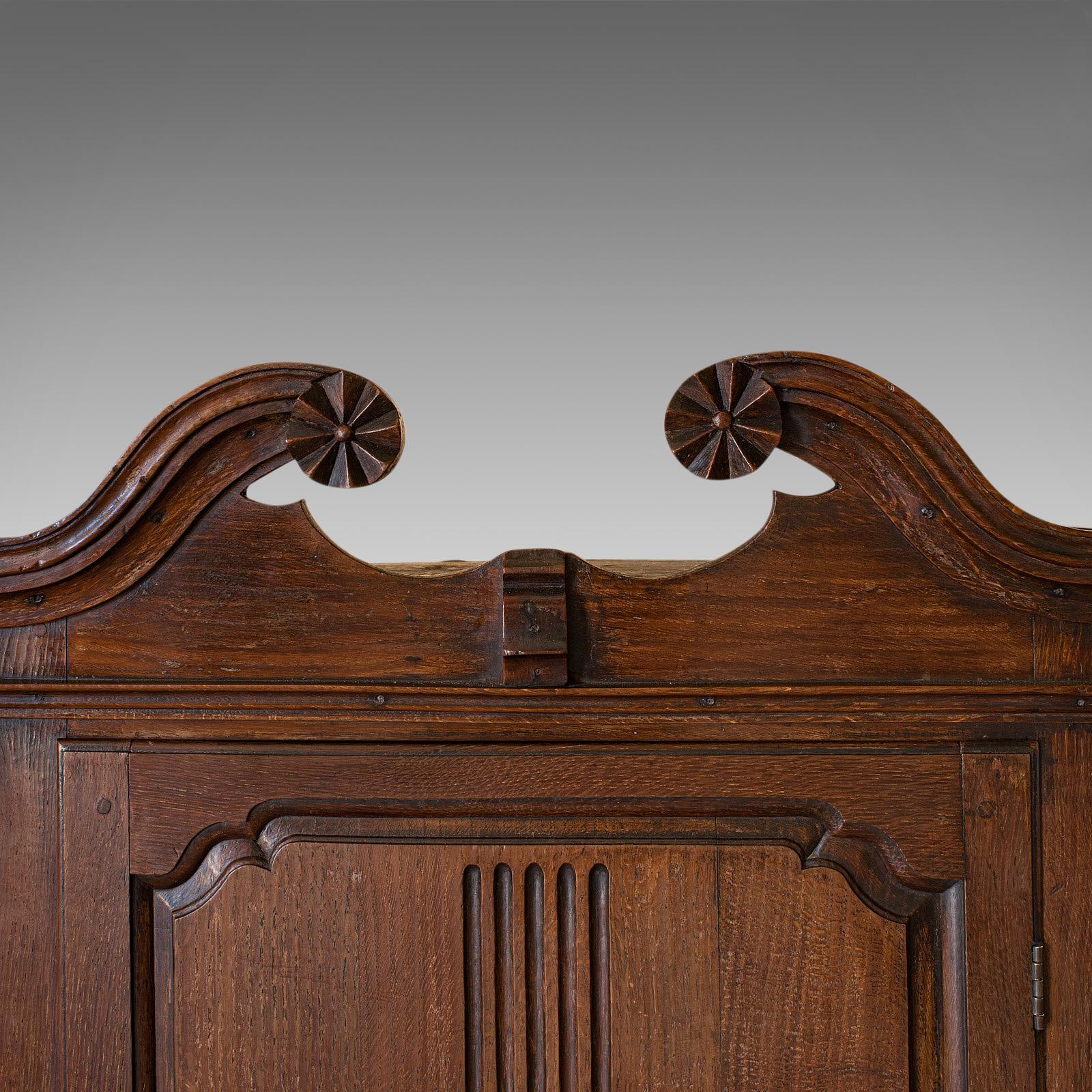 Antique meuble d'angle géorgien:: anglais:: chêne:: armoire suspendue:: circa 1780 en vente 3