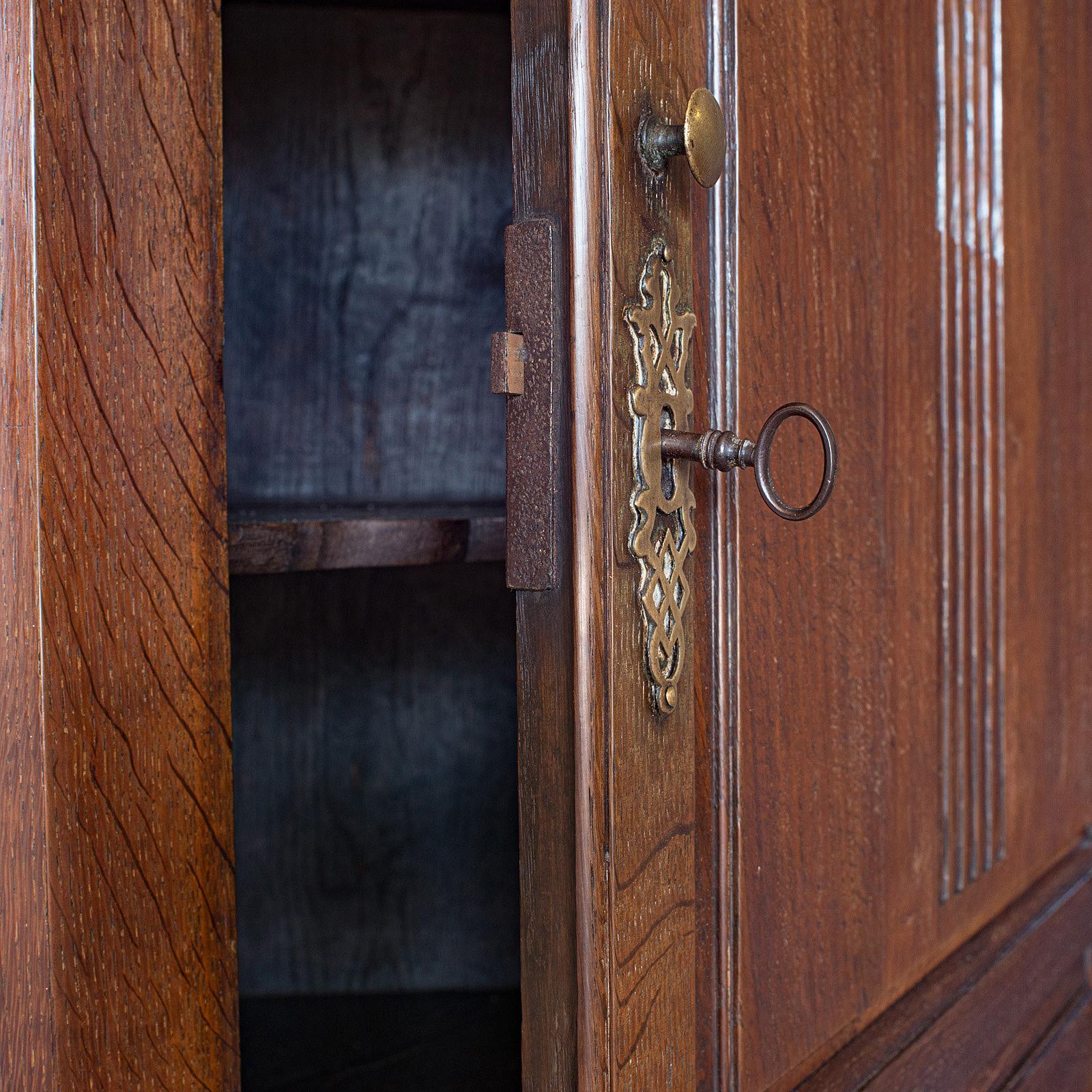 Antique Georgian Corner Cabinet, English, Oak, Wall Hanging Cupboard, circa 1780 For Sale 8