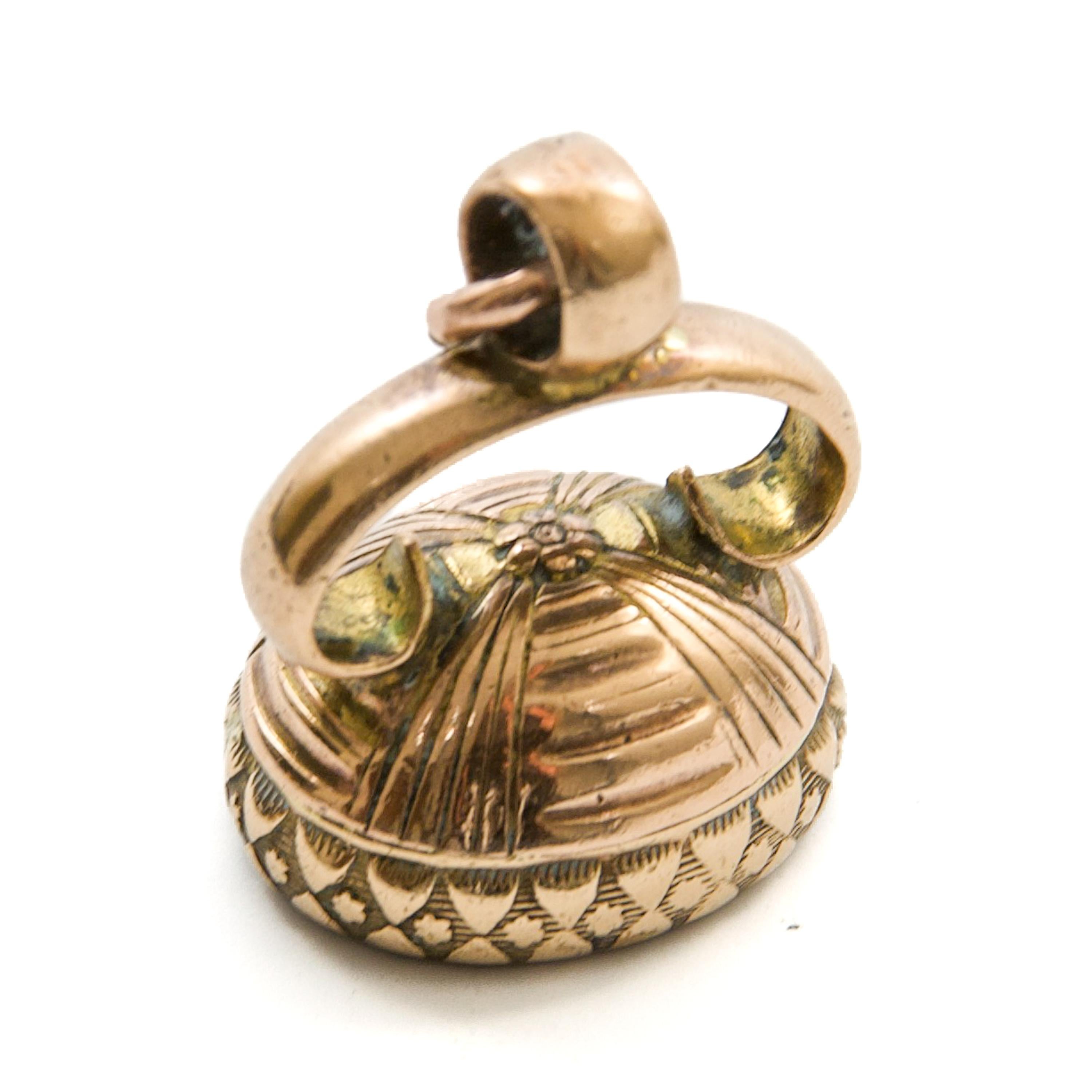 Antique Georgian Dark Carnelian Gold Fob Pendant For Sale 3