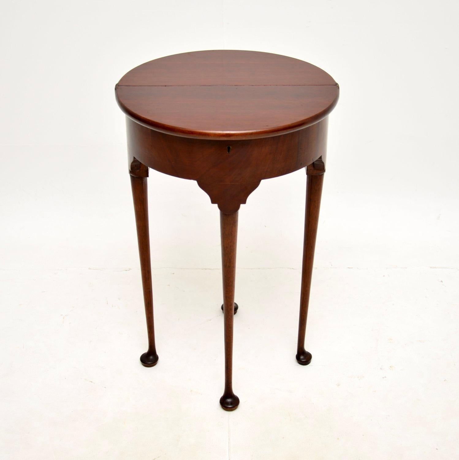 Antique Georgian Demi Lune Side Table In Good Condition In London, GB
