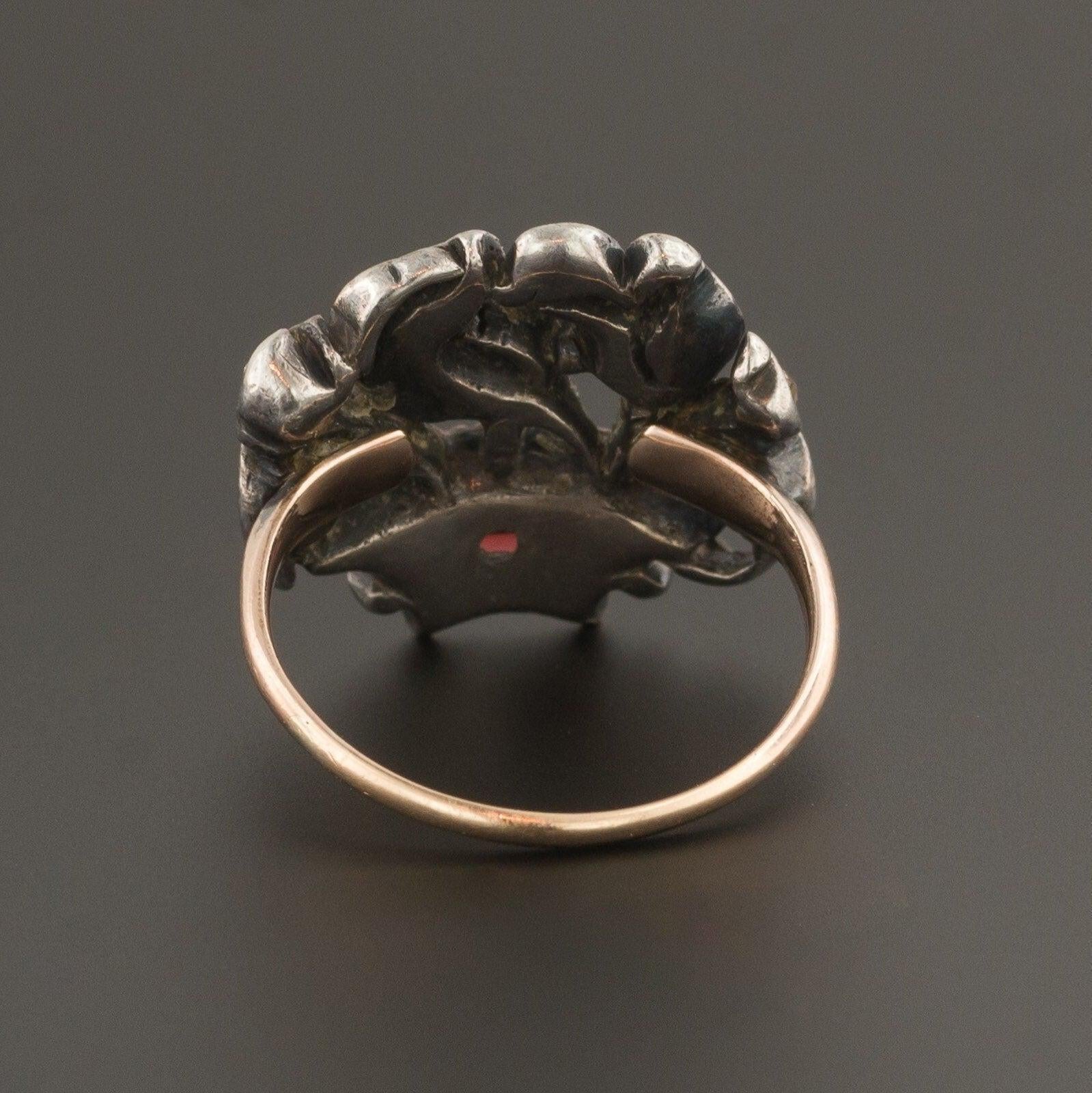 Antique Georgian Diamond and Garnet Giardinetti Ring In Excellent Condition For Sale In Lewisburg, PA