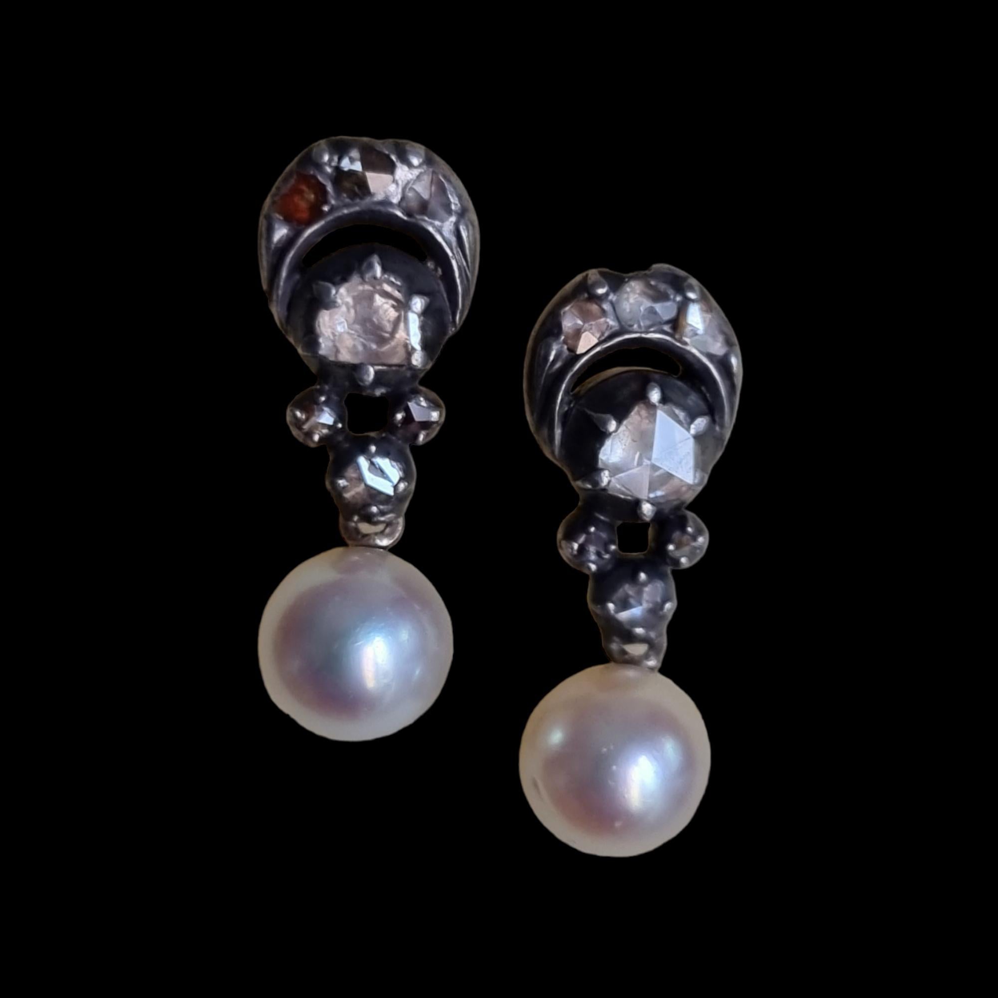 Boucles d'oreilles pendantes géorgiennes anciennes avec diamants et perles en vente 2