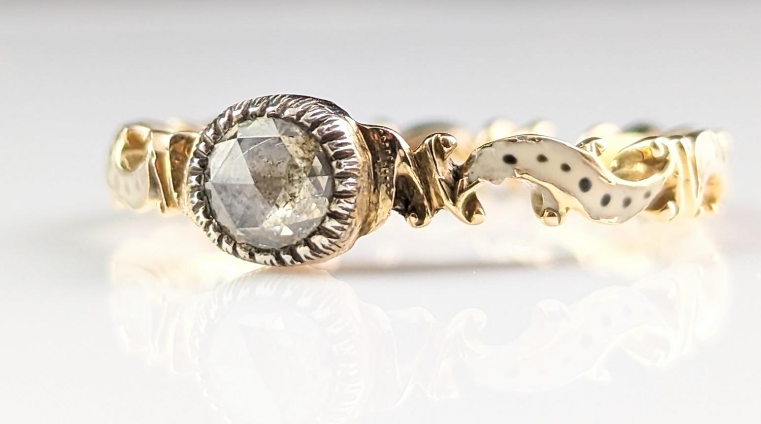 Bague solitaire géorgienne ancienne en diamant, émail blanc et noir, 18e siècle  Bon état - En vente à NEWARK, GB