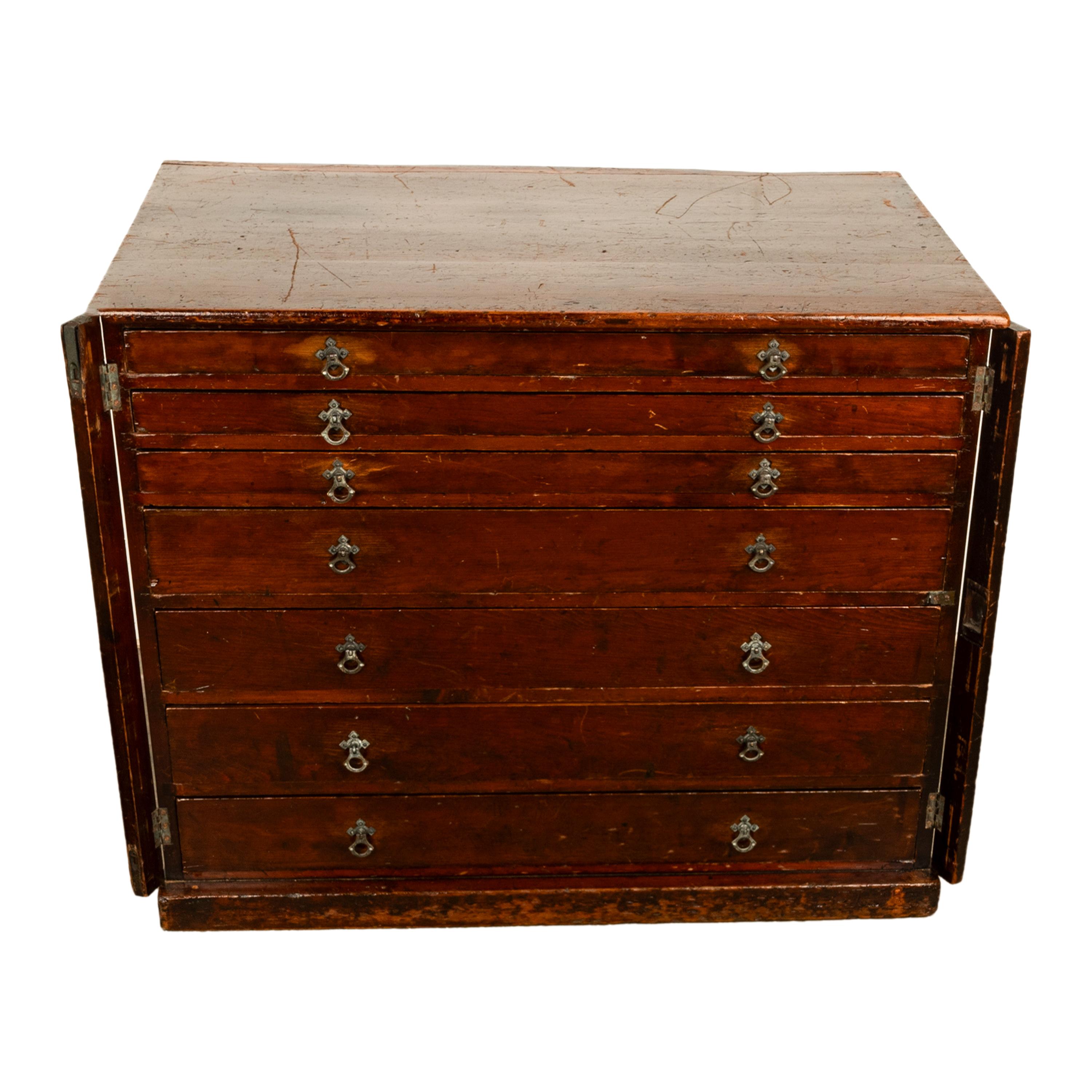 irlandais Ancienne commode géorgienne à 7 tiroirs, modèle de plan d'architecte, 1820 en vente