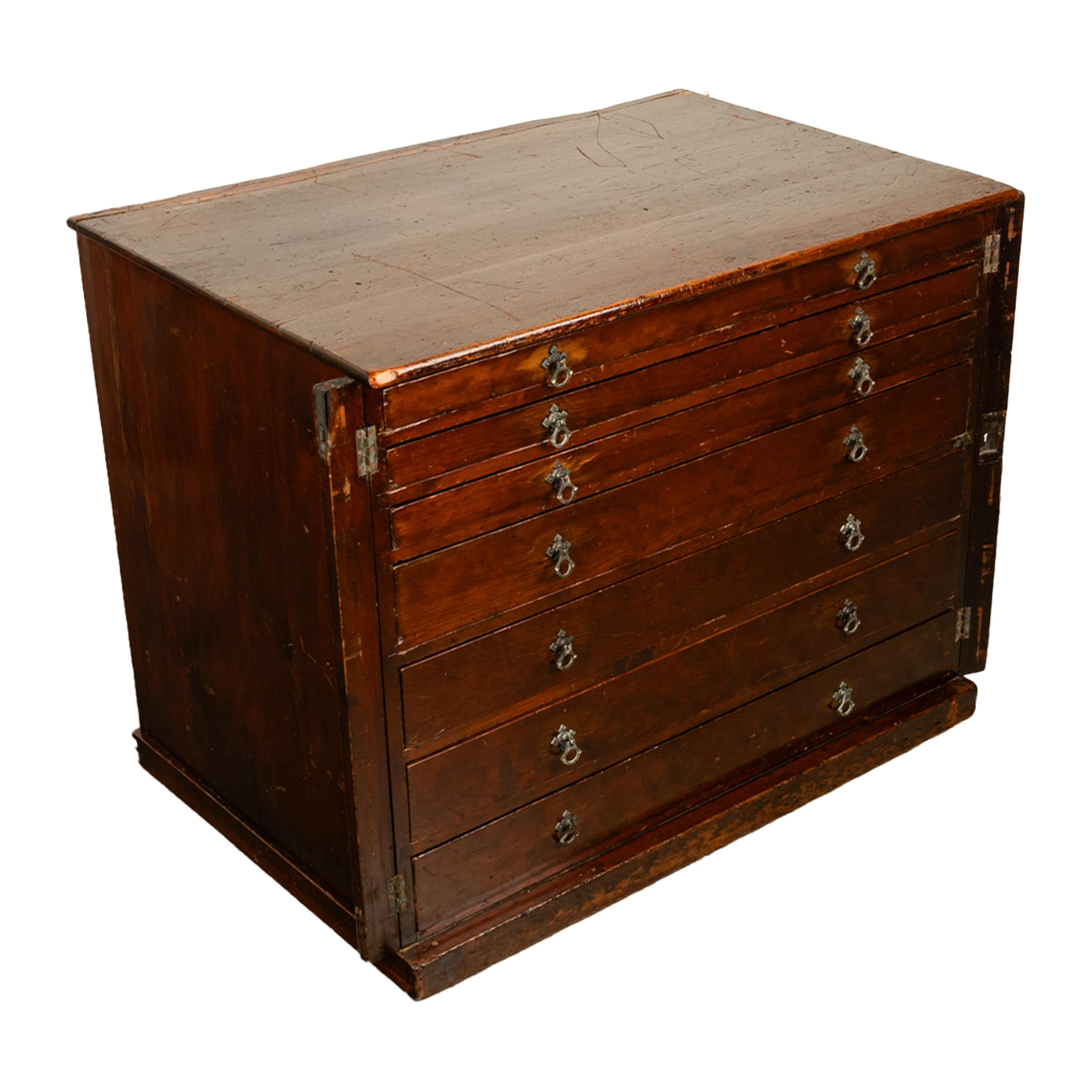 Ancienne commode géorgienne à 7 tiroirs, modèle de plan d'architecte, 1820 Bon état - En vente à Portland, OR