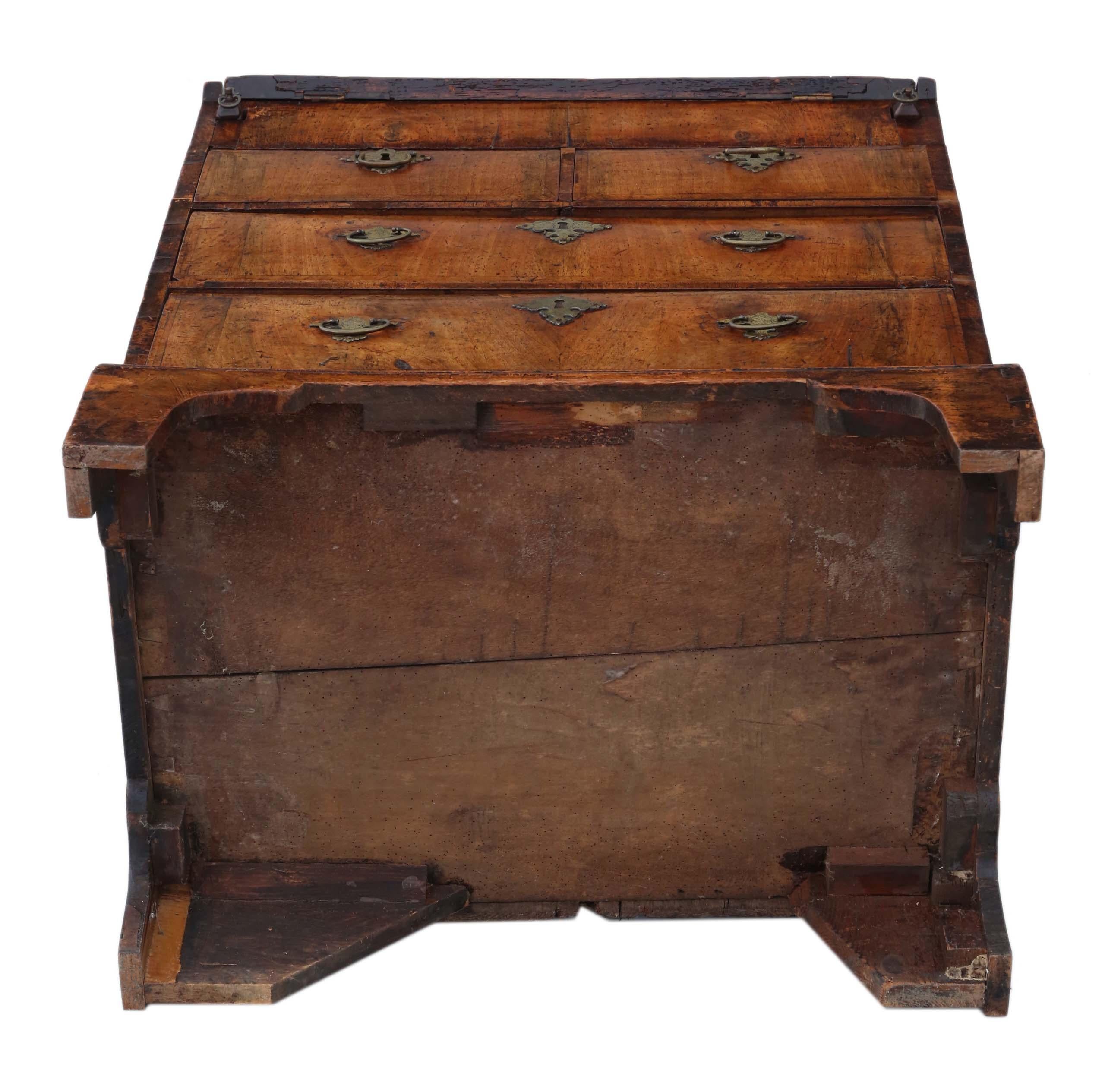 Antique Georgian early 18th Century cross banded walnut bureau desk writing tabl For Sale 1