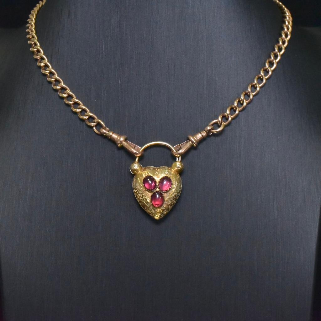 Women's or Men's Antique Georgian / Early Victorian 15ct Yellow Gold Garnet Heart Padlock Clasp