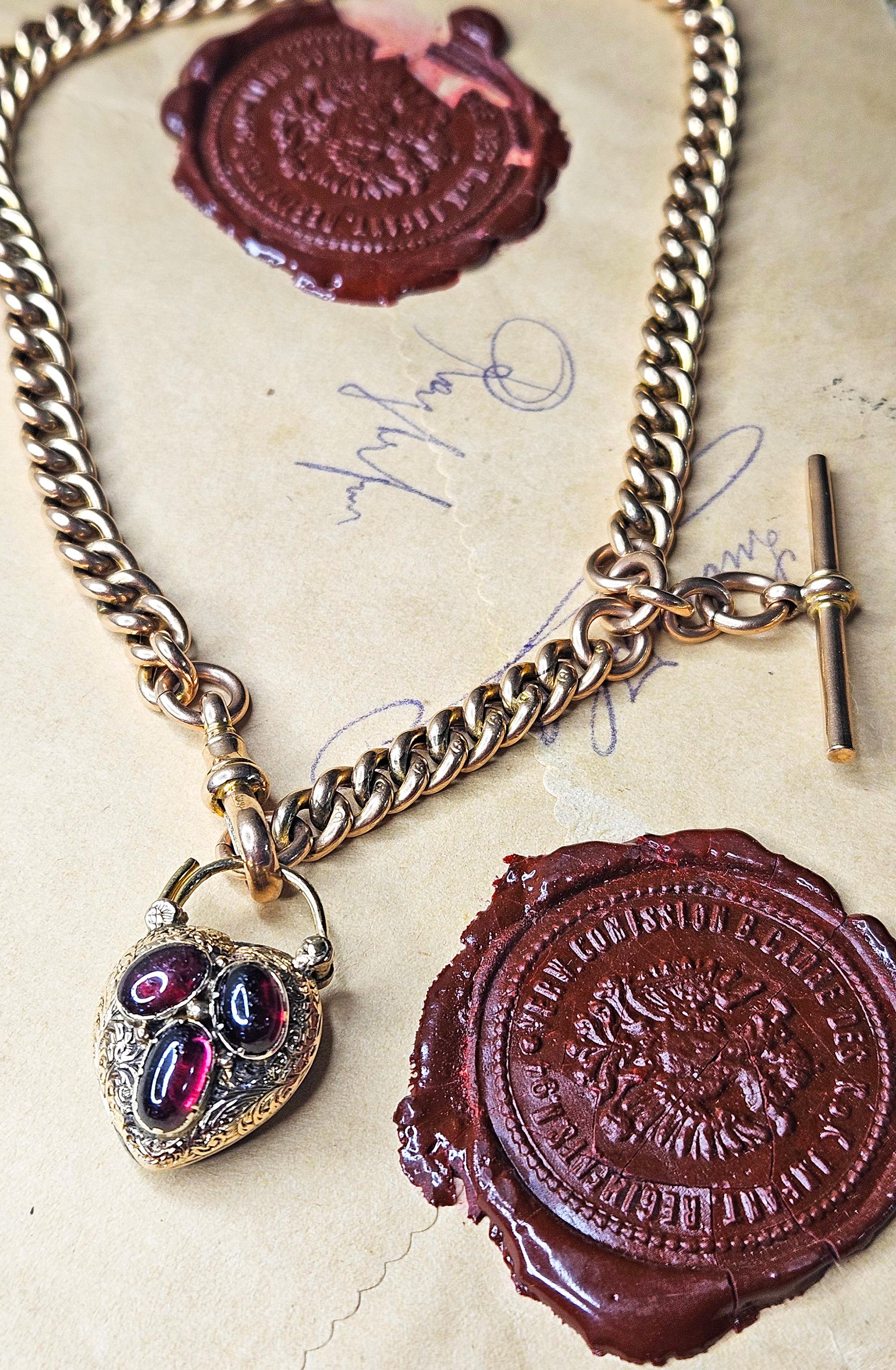 Pendentif en or géorgien / début de l'époque victorienne avec fermoir cadenas en grenat en forme de coeur en vente 14