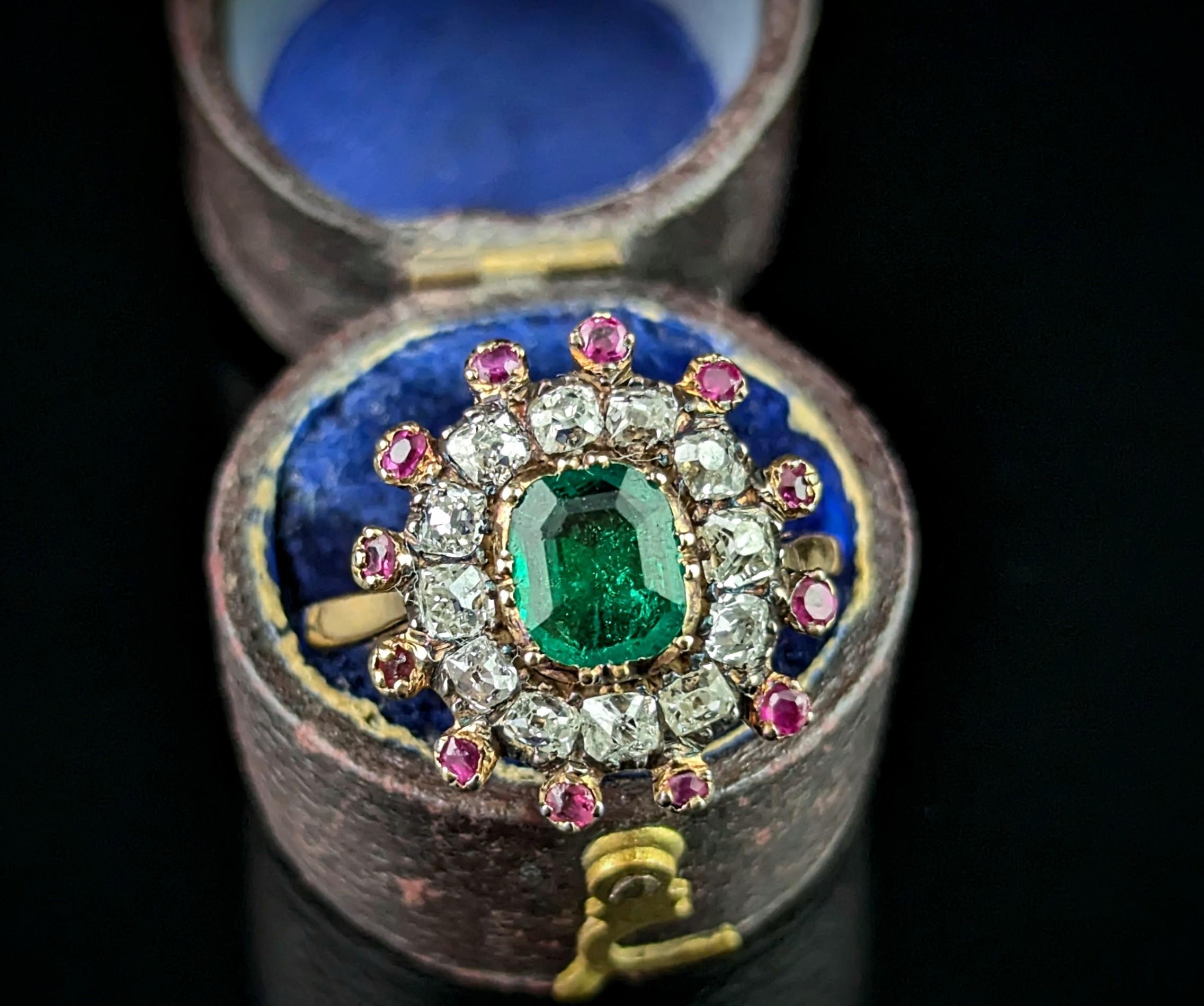 Antique Georgian Emerald, Diamond and Ruby cluster ring, 18k yellow gold 4