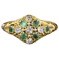 Antique Georgian Emerald Diamond Cluster Ring 18 Carat Gold, circa 1830