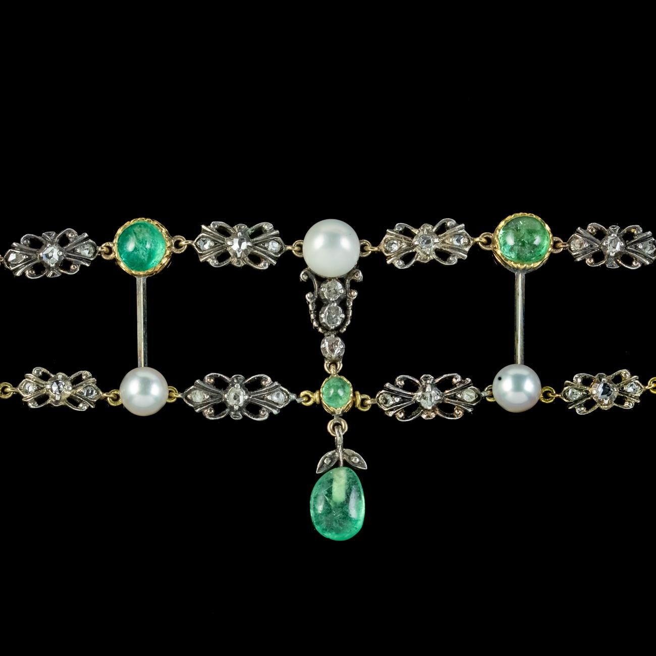 Antikes georgianisches Smaragd-Diamant-Perlenarmband aus Silber 18 Karat Gold (Cabochon) im Angebot