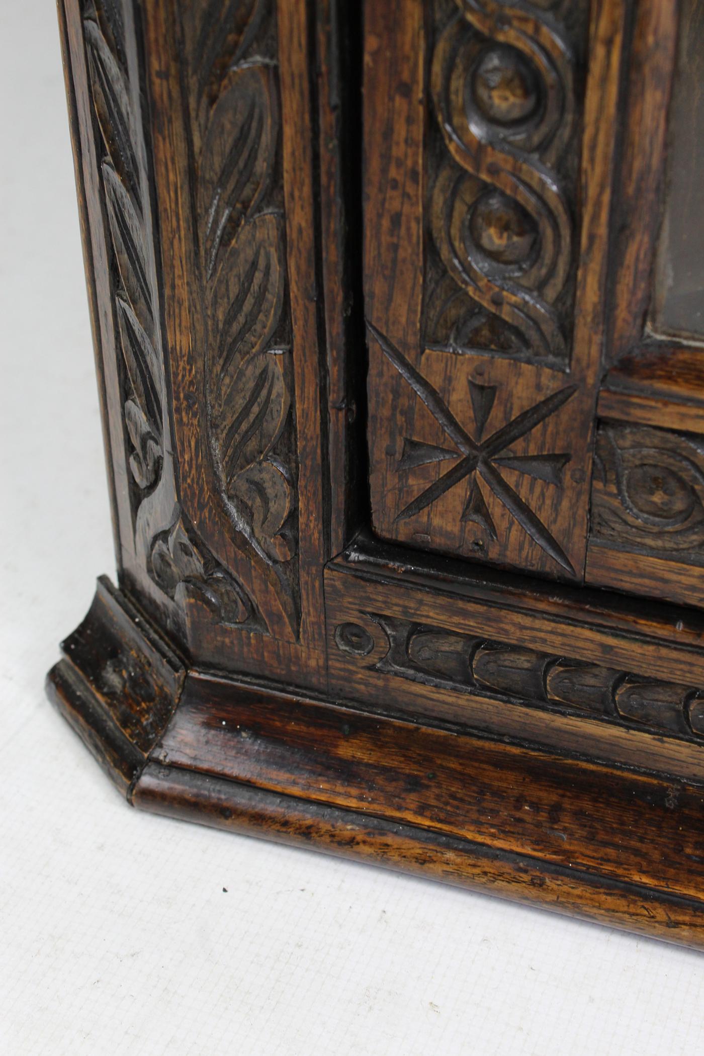 Antique Georgian English Carved Oak Corner Cupboard Cabinet with Glazed Door 5