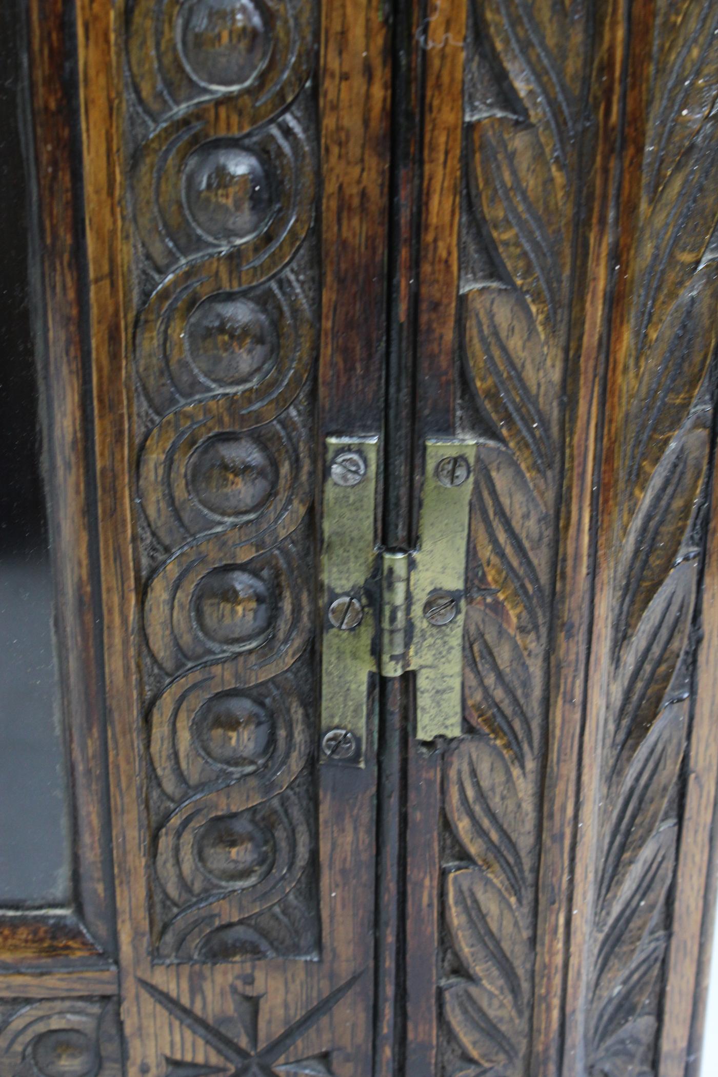 Antique Georgian English Carved Oak Corner Cupboard Cabinet with Glazed Door 3
