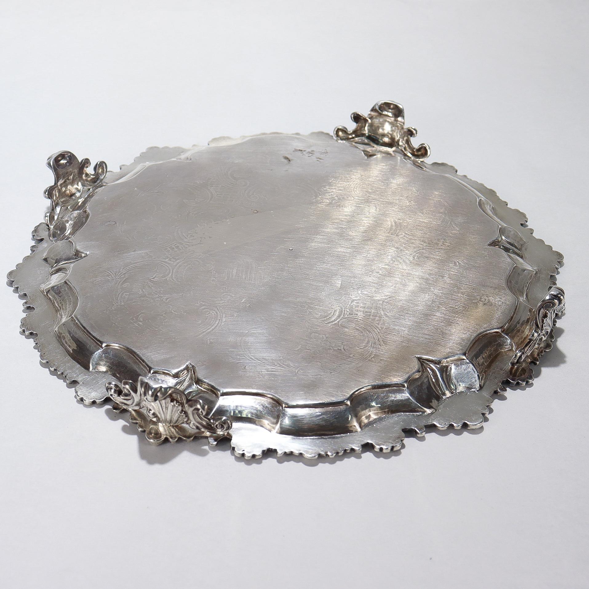 Plata de ley inglesa georgiana antigua 10 3/4 pulg. Salvilla de Ebenezer Coker Plata esterlina en venta