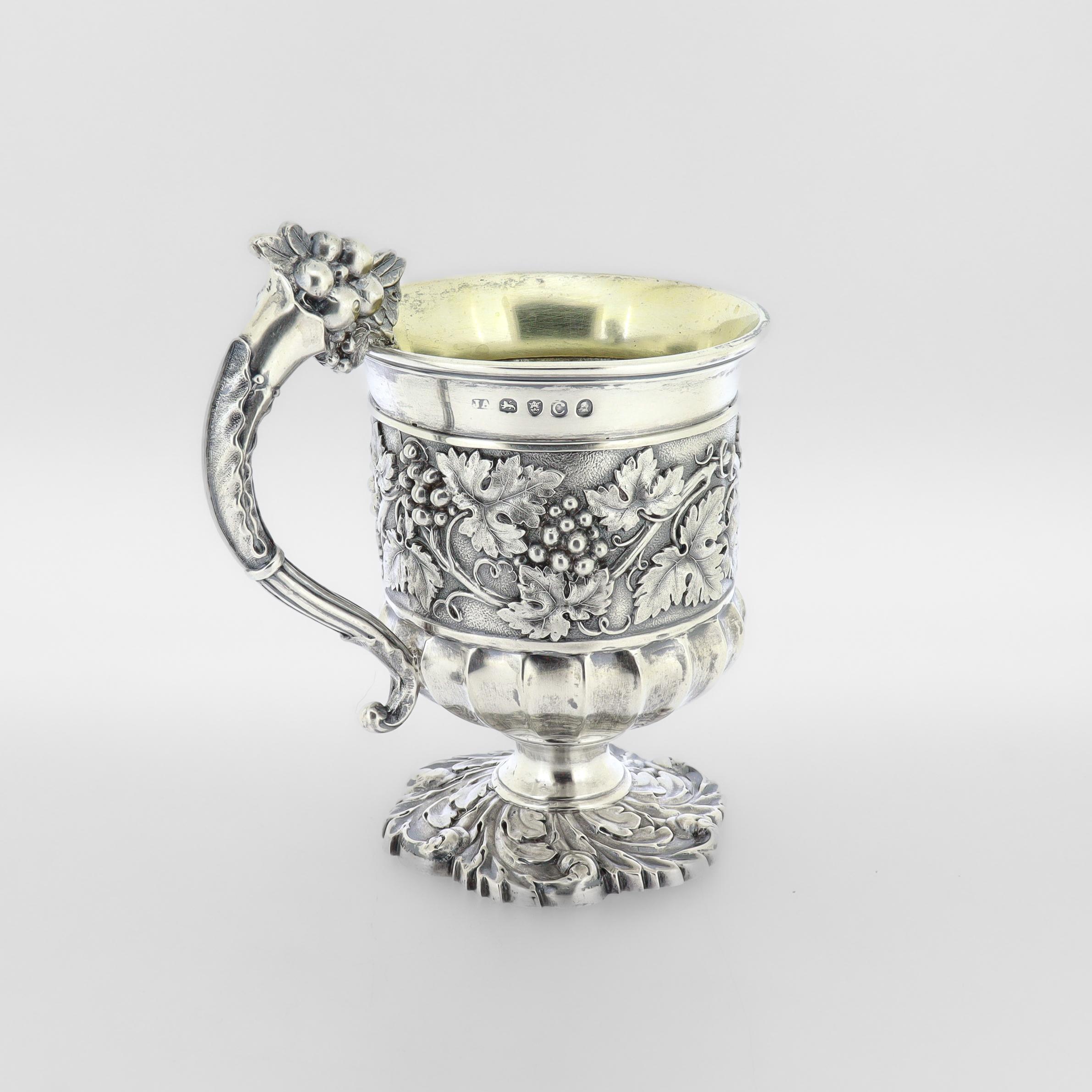 Argento 925 Antica tazza o boccale da battesimo in argento sterling georgiano di Joseph Angell in vendita