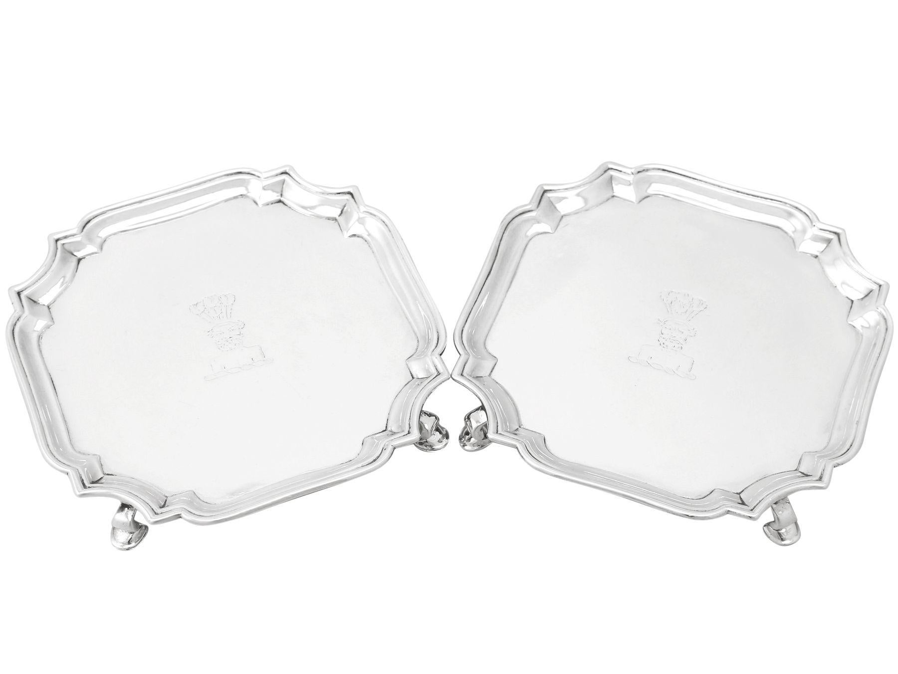 1730 Antike georgianische englische Sterling Silber Kellner (Englisch) im Angebot