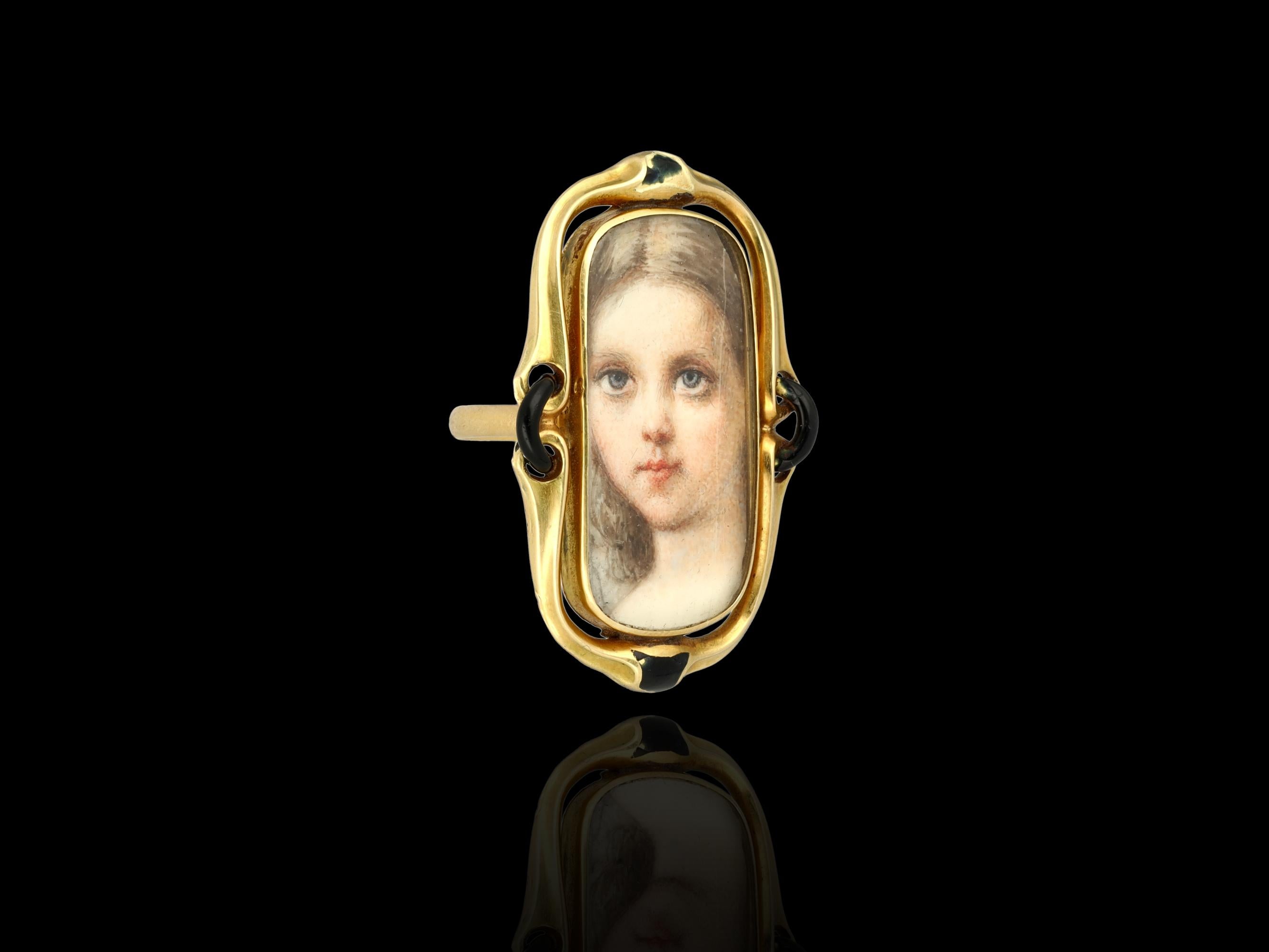 Antique Georgian Era Gold Portrait Ring, 1700s Lady Miniature Pastel Painting In Good Condition For Sale In Rottedam, NL
