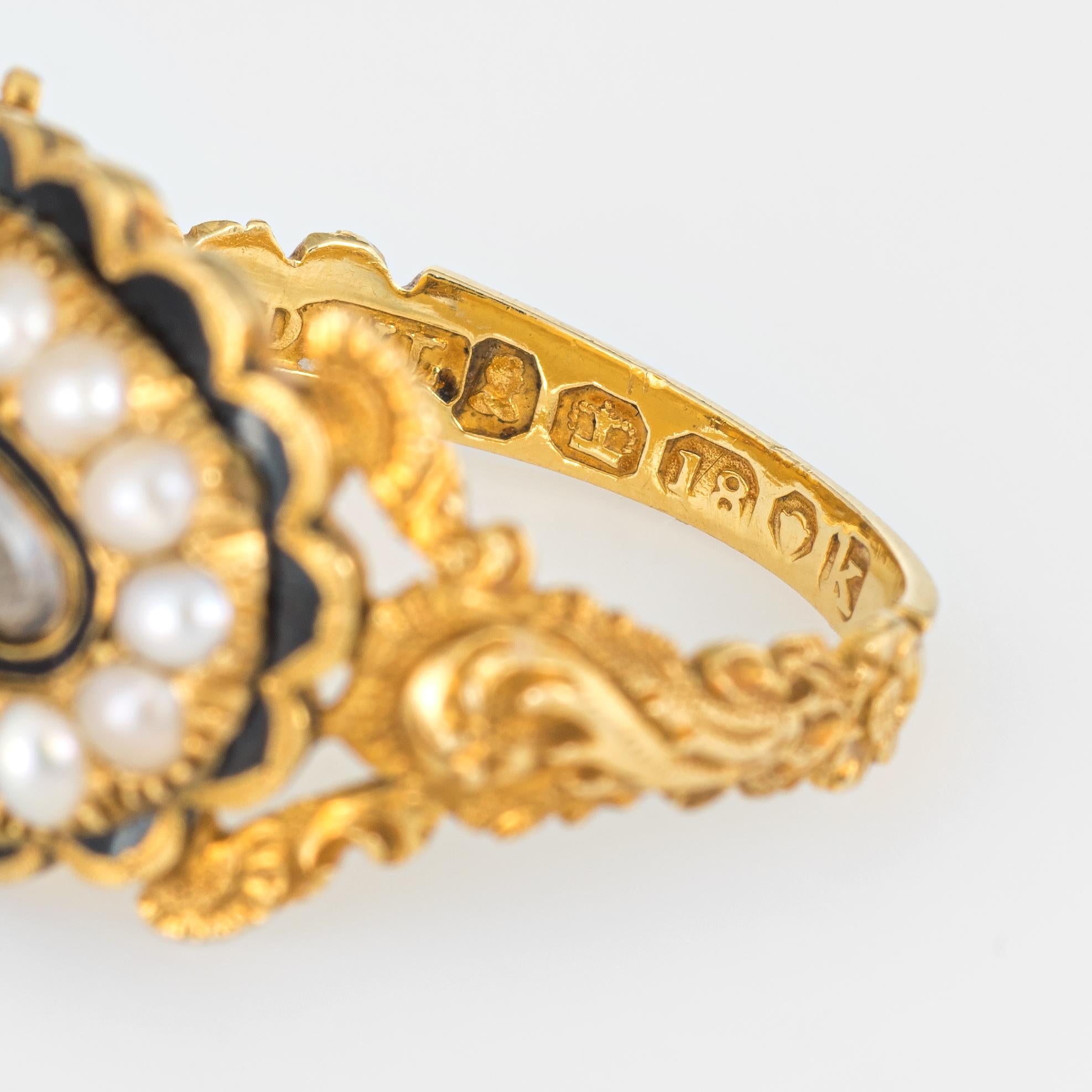 Antique Georgian Era Ring circa 1825 18 Karat Yellow Gold Memorial Hair Jewelry In Good Condition For Sale In Torrance, CA