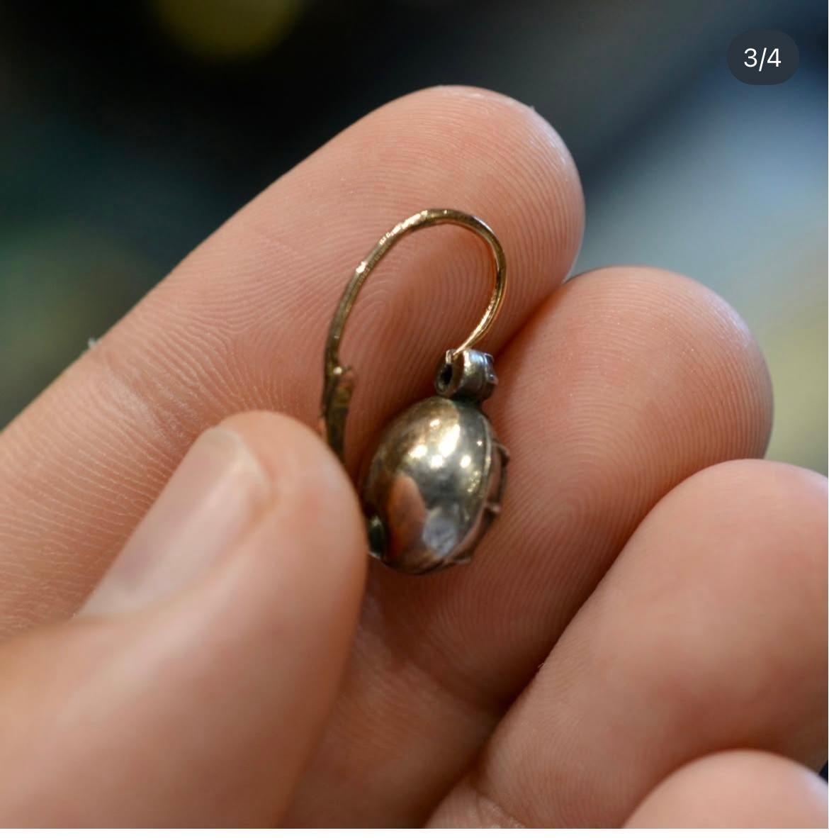 Antike georgianische Ära Rose Cut Diamond Ohrringe 1790's im Zustand „Gut“ im Angebot in Firenze, IT