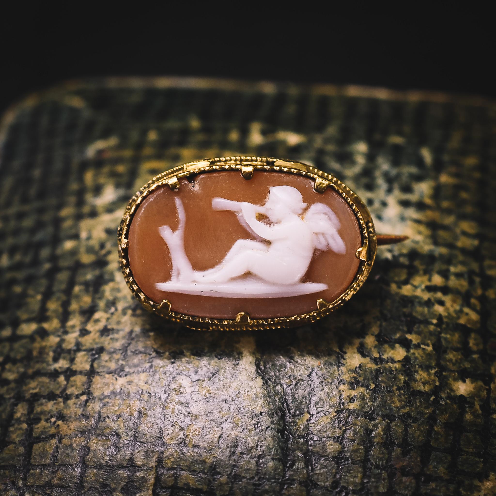 Antique Georgian Eros Cameo Brooch In Good Condition In Sale, Cheshire