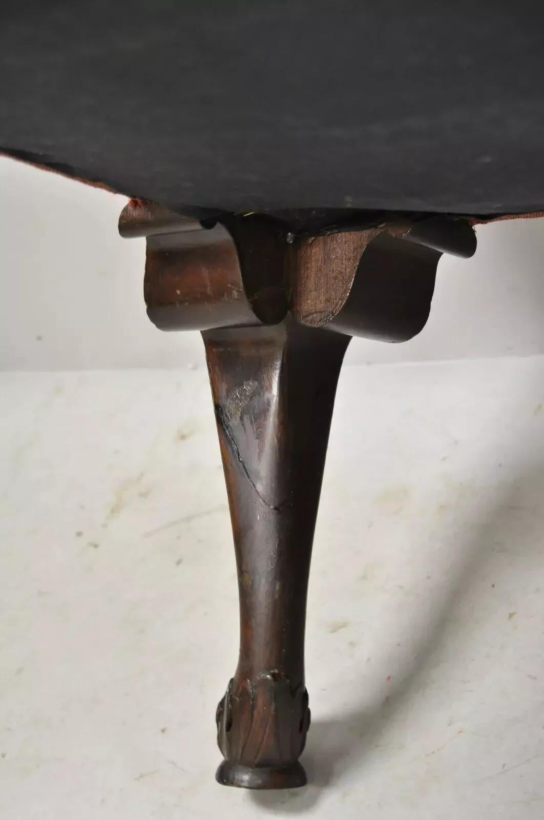Ancienne chaise de bibliothèque à accoudoir en acajou, sculptée d'un dauphin figuratif, de style géorgien en vente 2