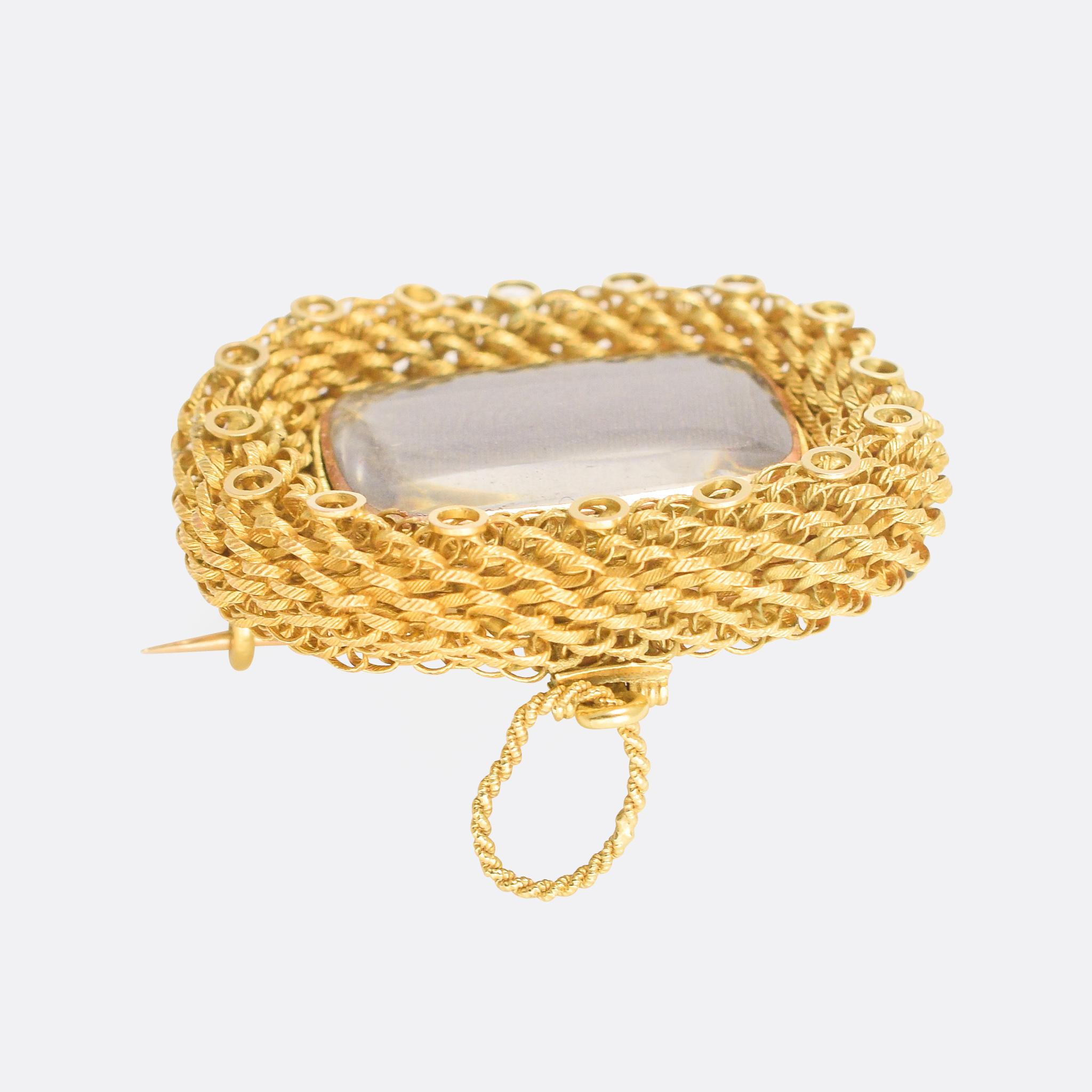 Women's Antique Georgian Fine Gold Mesh Bracelet and Brooch Suite