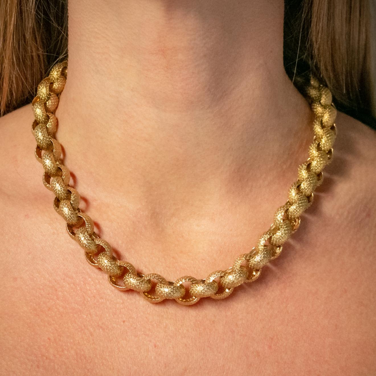 Antique Georgian Flat Cut Garnet Choker Necklace 18 Carat Gold, circa 1790 3