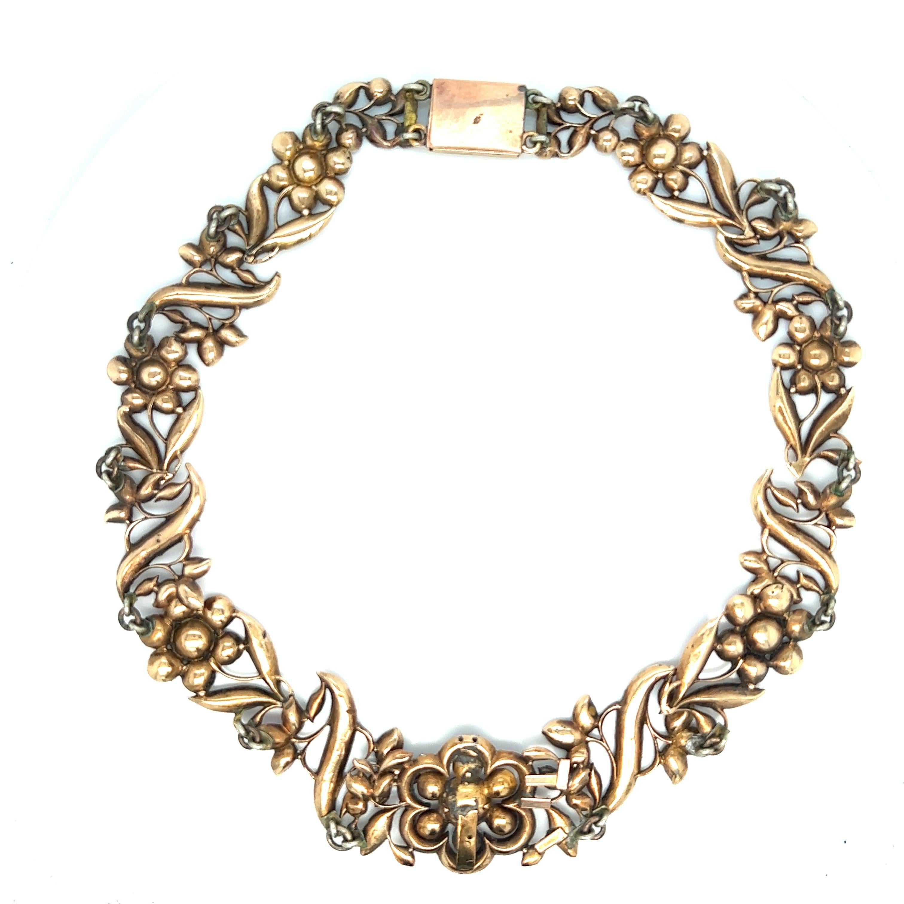 Antike georgianische Granat-Halskette mit Folienrücken, um 1850

In Form von Blumen, besetzt mit Granaten mit Folienrücken, in einer passenden Schachtel 

Größe: Breite 0,88 Zoll, Länge 14,25 Zoll
Gesamtgewicht: 44,2 Gramm 