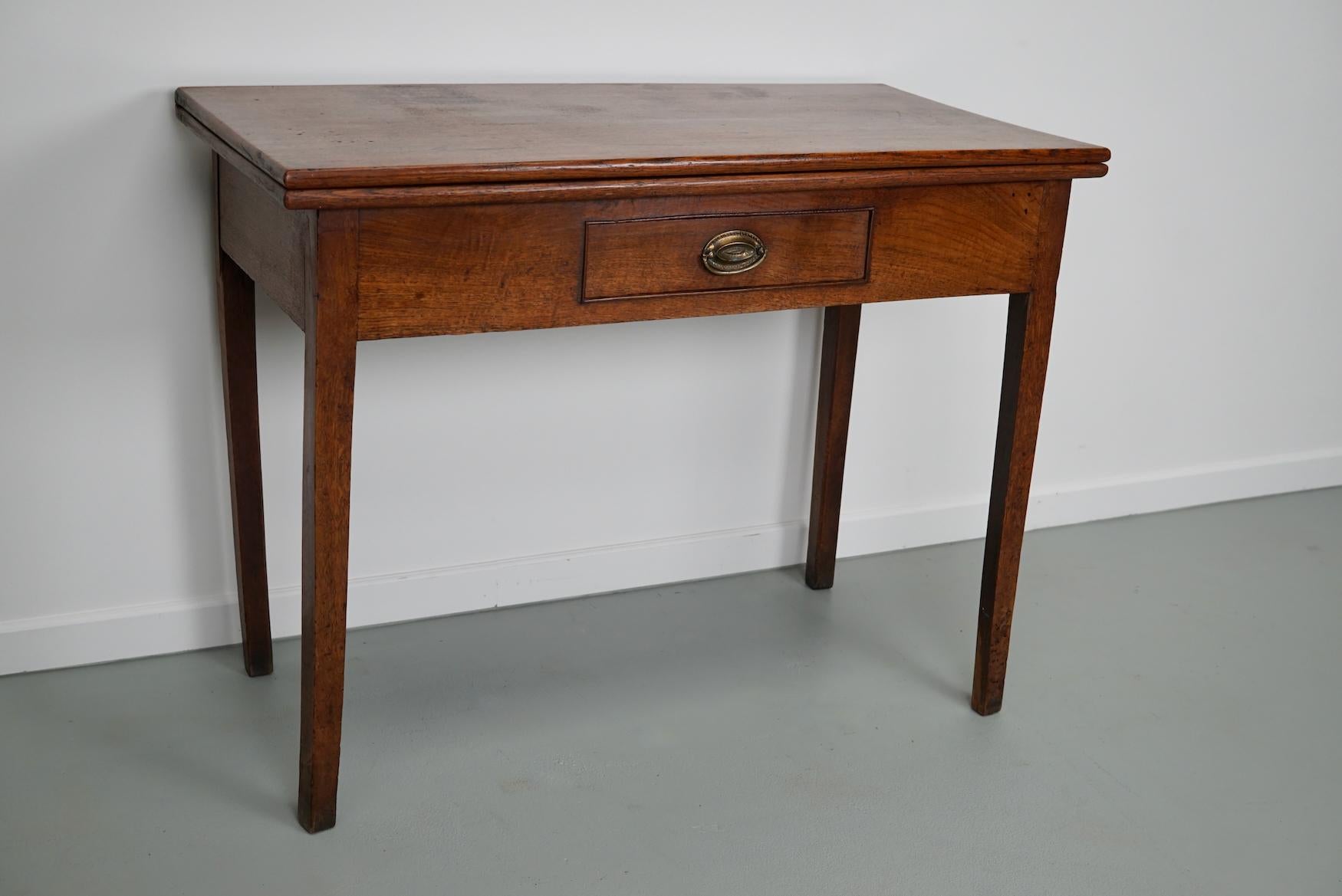 Antique Georgian Foldable Writing Side Table Desk Set with Chair In Good Condition For Sale In Nijmegen, NL