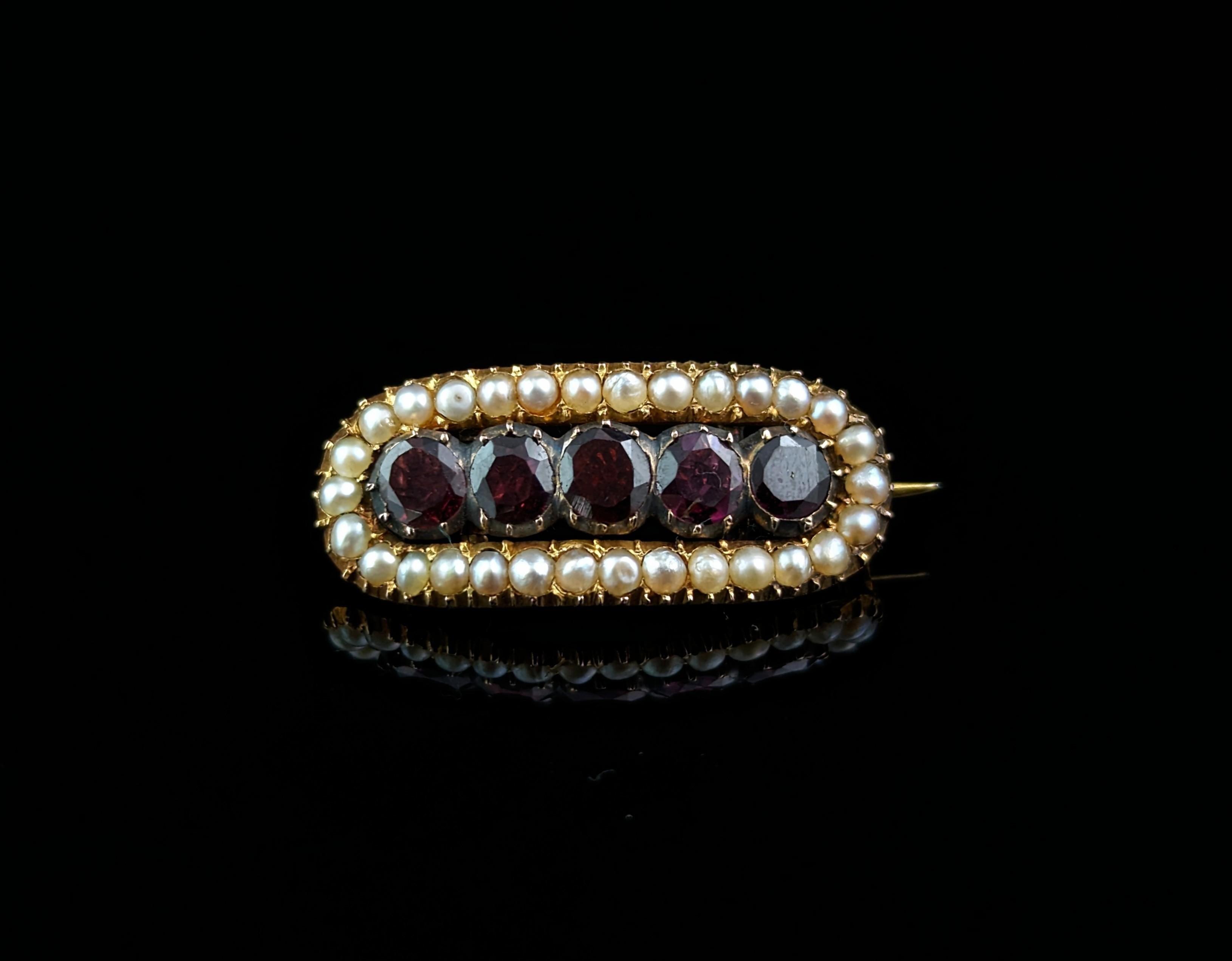Women's or Men's Antique Georgian Garnet and Pearl brooch, 18k gold  For Sale