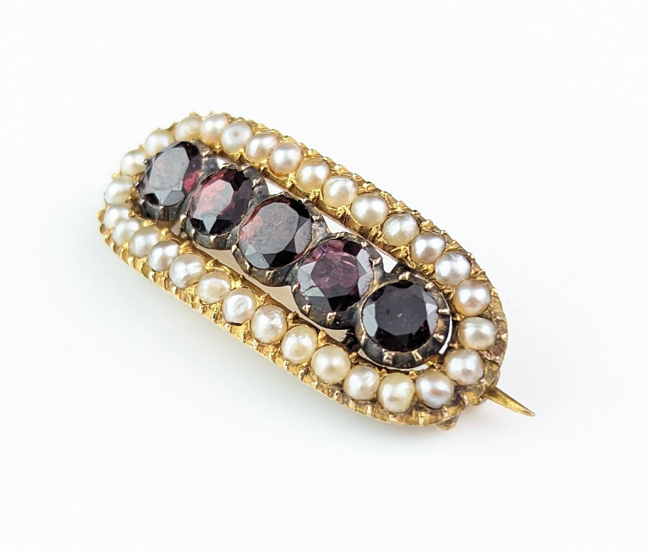 Antique Georgian Garnet and Pearl brooch, 18k gold  For Sale 4