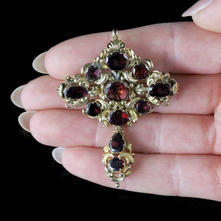 Antique Brooch 18 Carat Gold, circa 1800 at 1stDibs