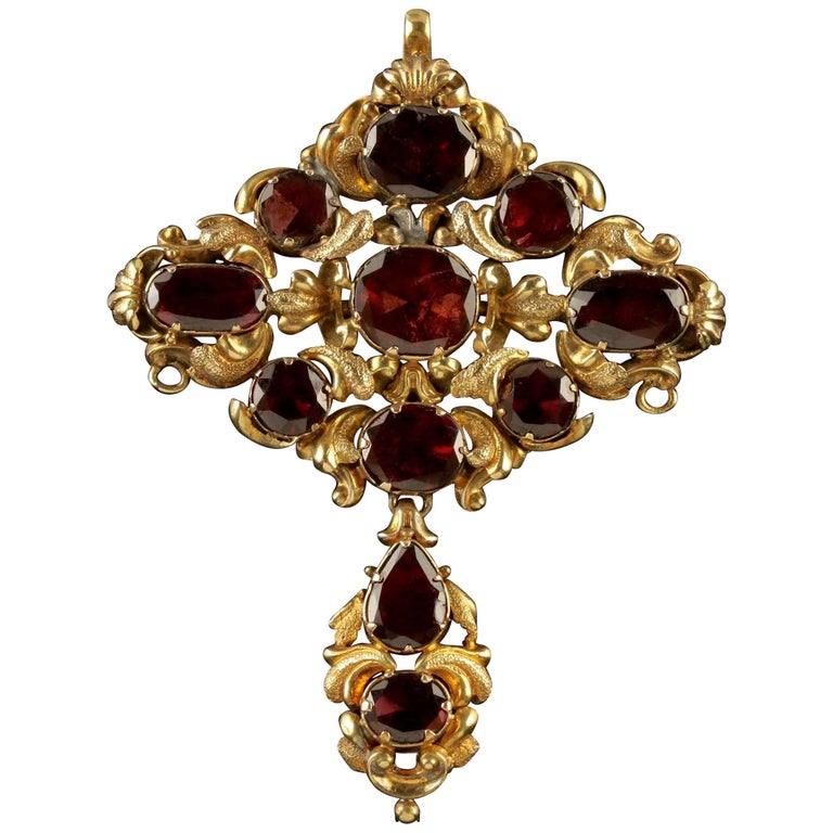 Antique Brooch 18 Carat Gold, circa 1800 at 1stDibs