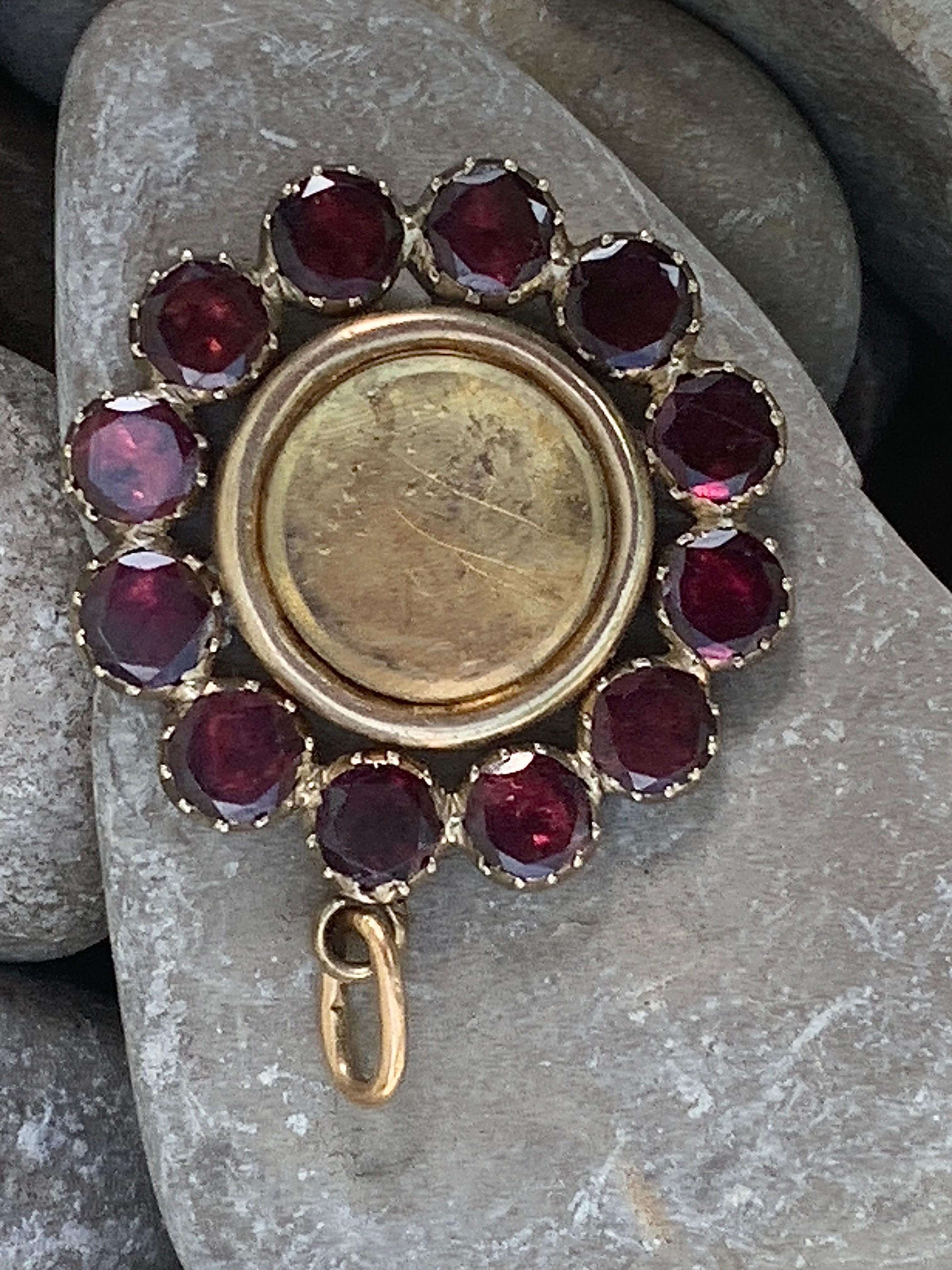 Antique Georgian Garnet Locket Pendant Necklace 14 Karat Yellow Rose Gold Glass For Sale 3