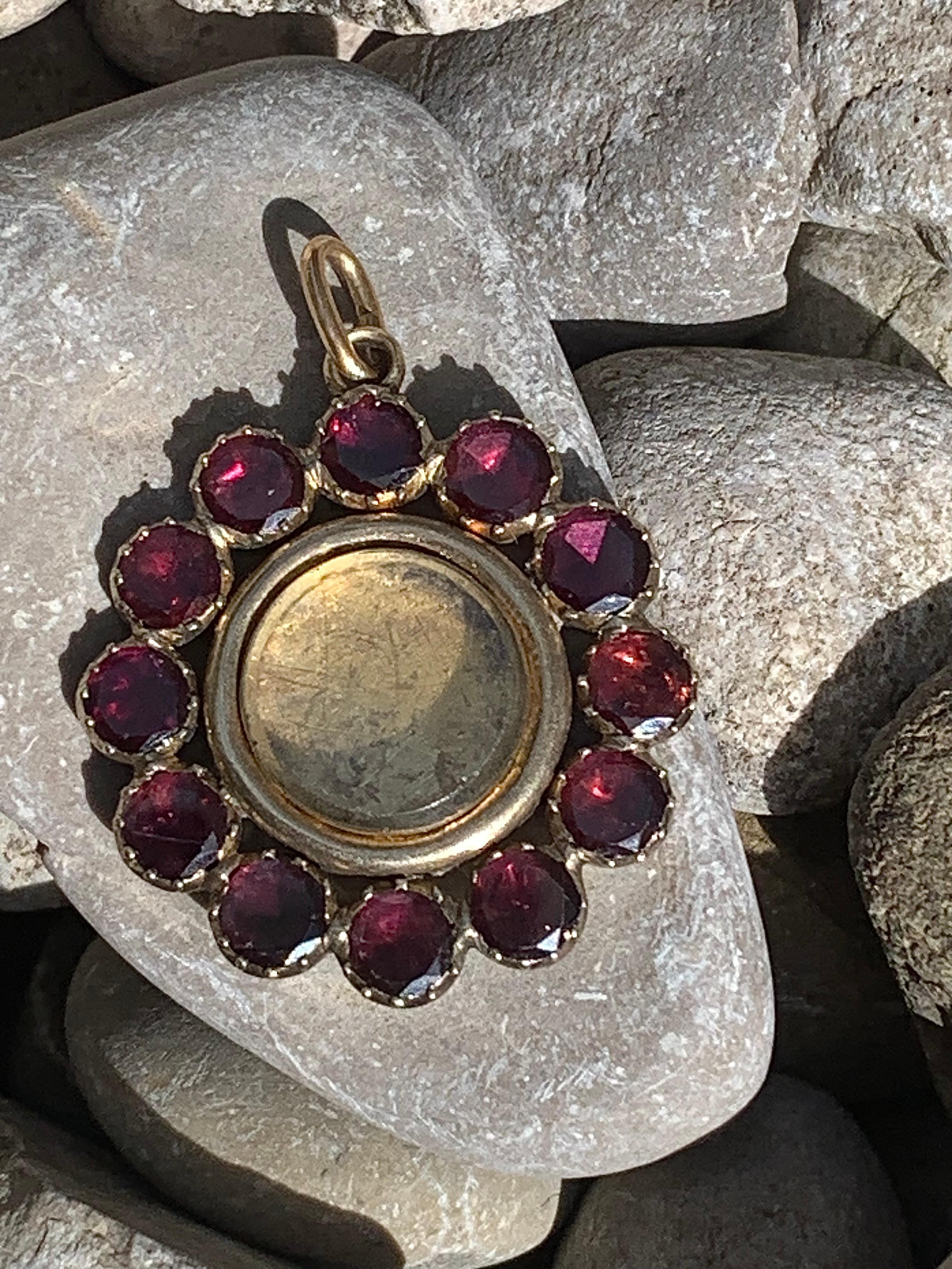 Antique Georgian Garnet Locket Pendant Necklace 14 Karat Yellow Rose Gold Glass For Sale 4