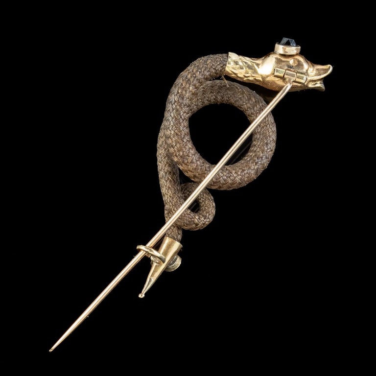 Antique Georgian Garnet Mourning Snake Pin 18ct Gold With Box In Good Condition For Sale In Kendal, GB