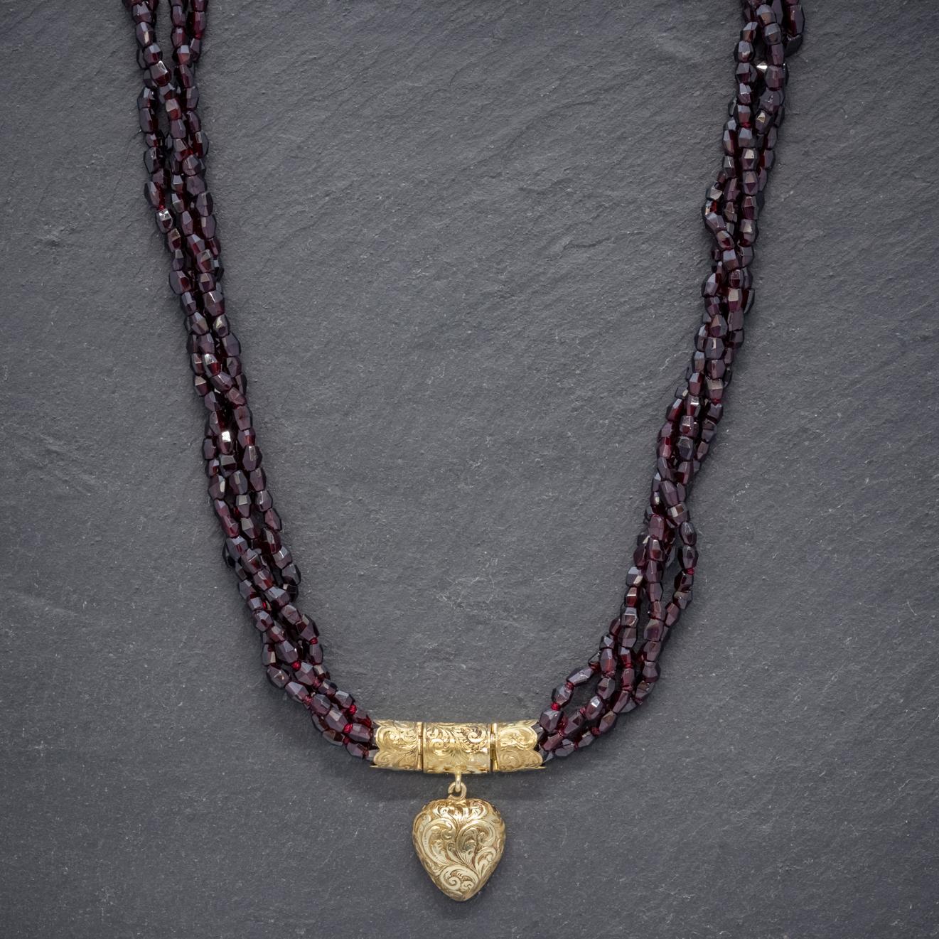 Women's Antique Georgian Garnet Necklace 18 Carat Gold Heart Locket, circa 1800 For Sale
