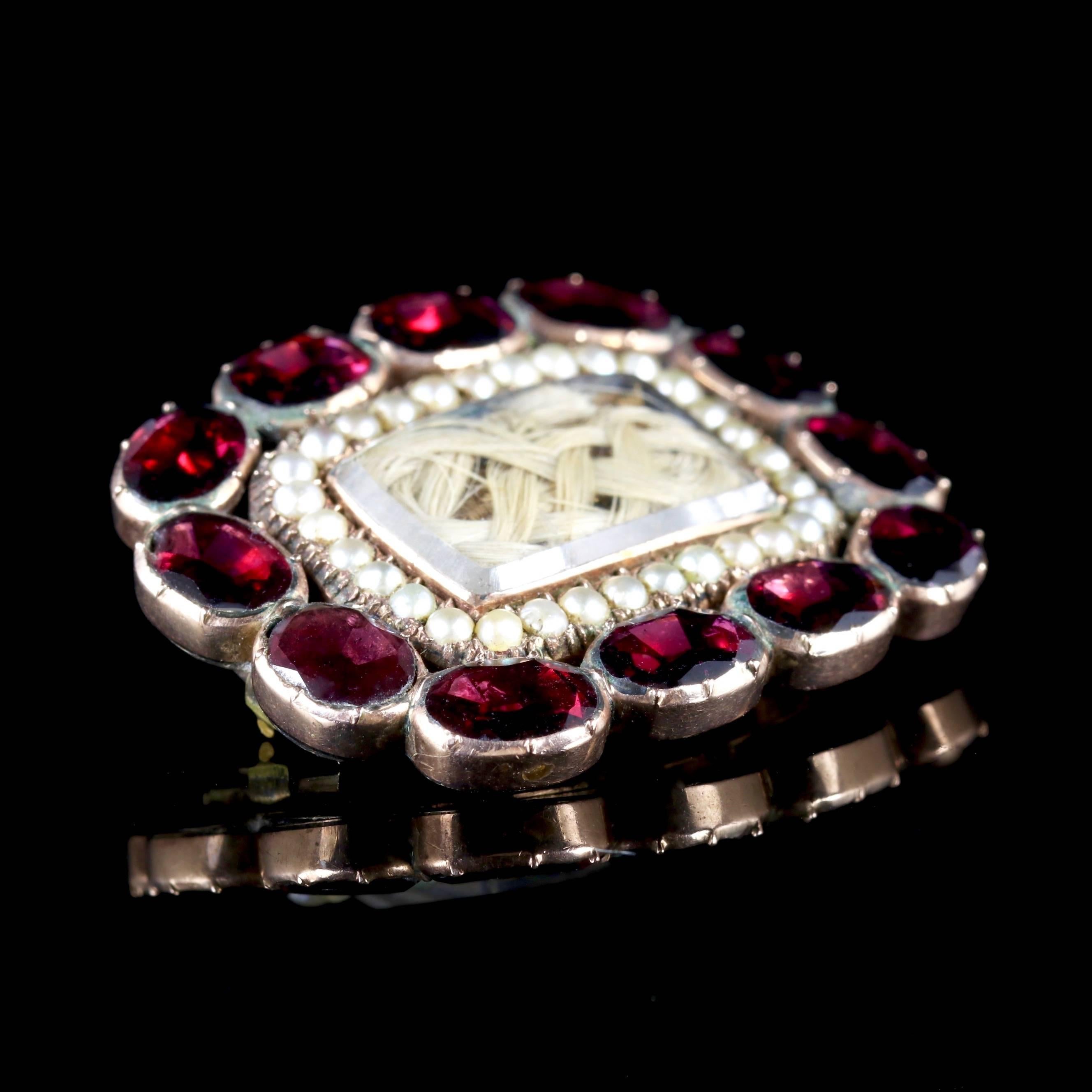 Antique Georgian Garnet Pearl Mourning Brooch 18 Carat, circa 1800 In Excellent Condition For Sale In Lancaster, Lancashire