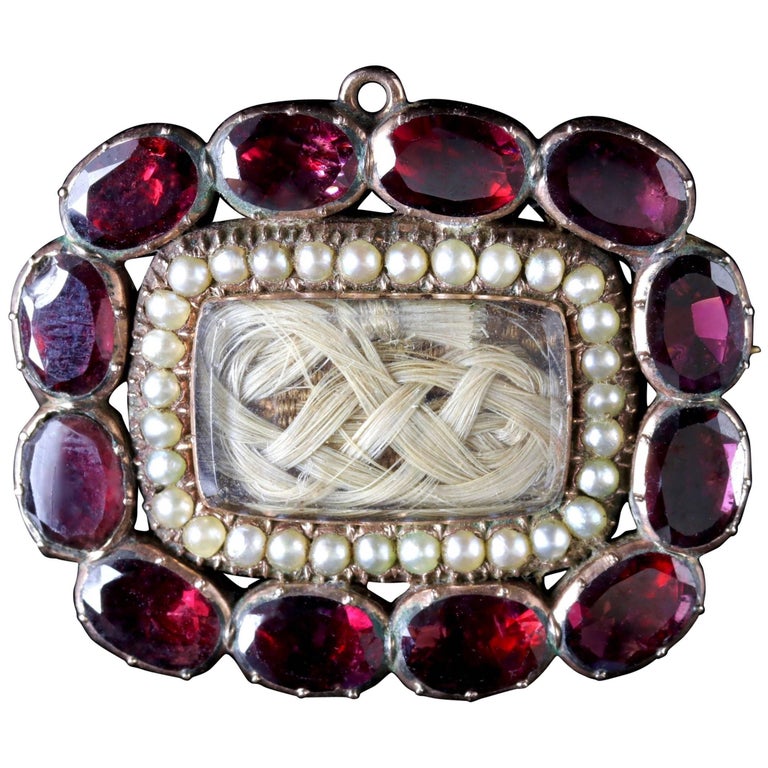 Antique Pearl Mourning Brooch 18 Carat, circa 1800 For Sale at 1stDibs