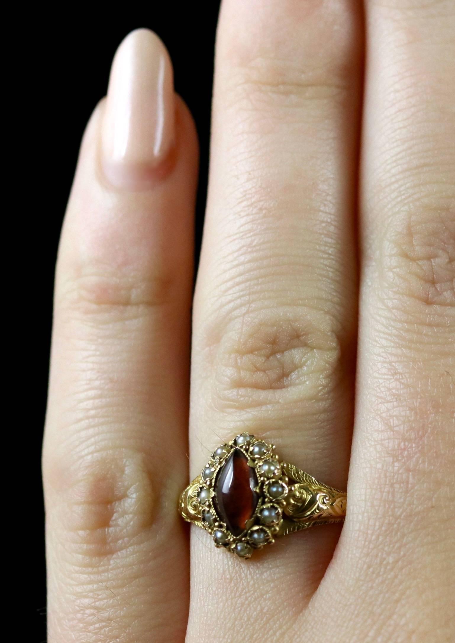 Antique Georgian Garnet Pearl Ring 18 Carat Gold, circa 1820 4