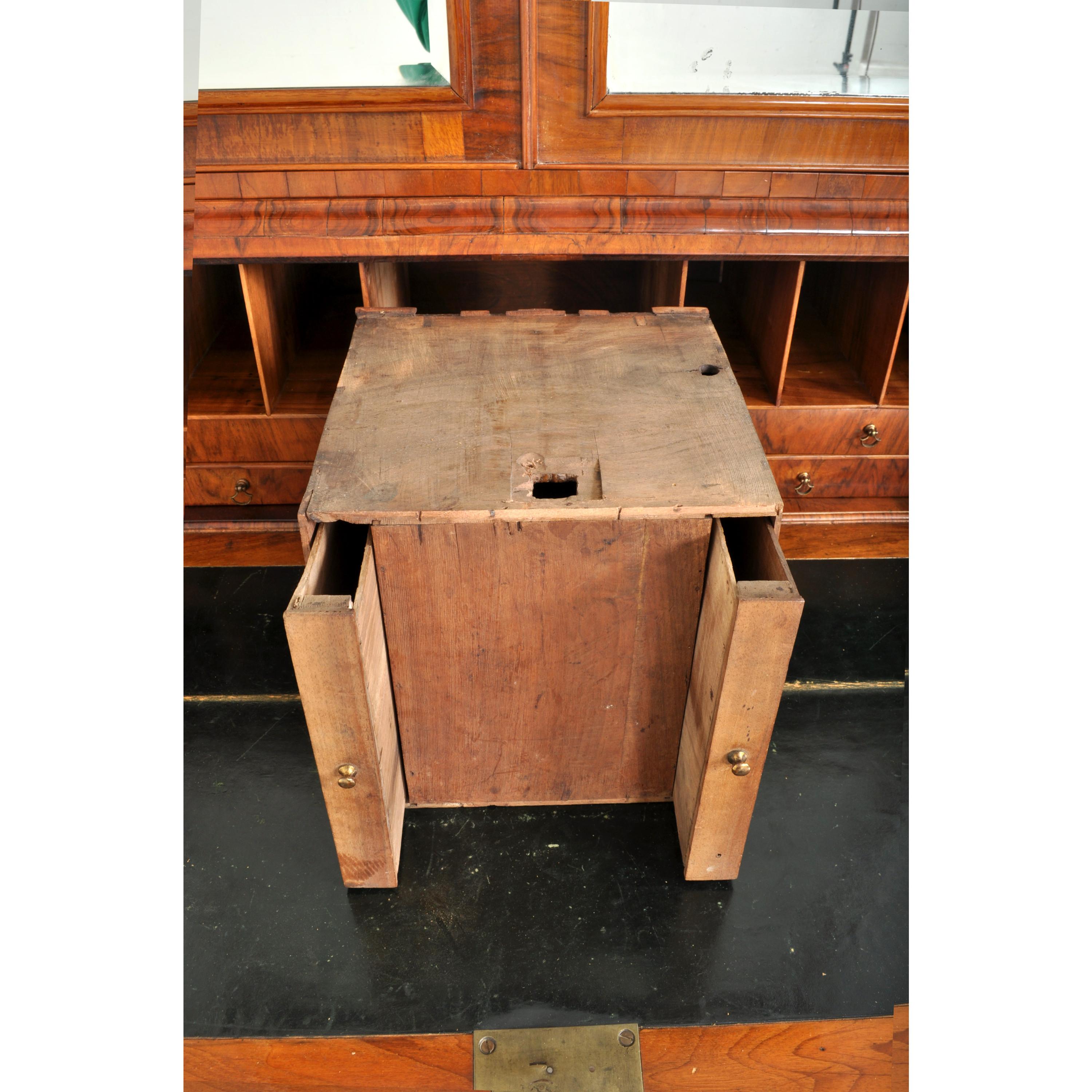 Antique Georgian George II Figured Walnut Bookcase Bureau Secretary Desk, 1750 For Sale 5