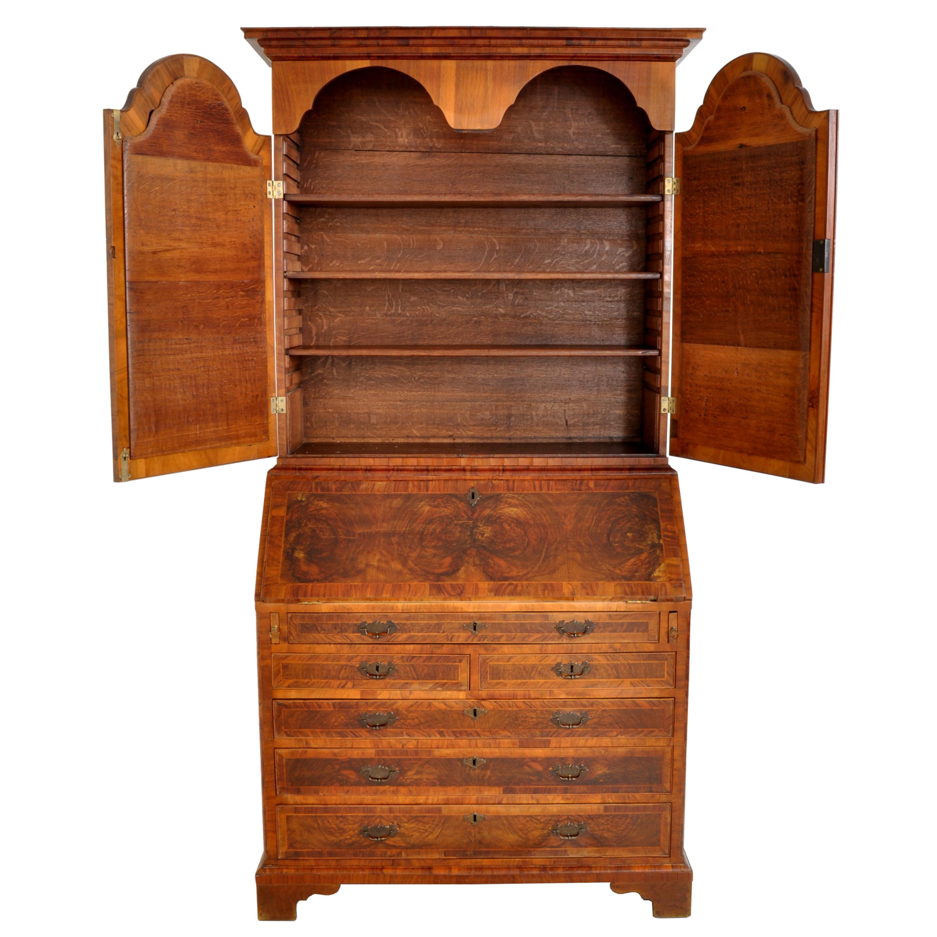 Antique Georgian George II Figured Walnut Bookcase Bureau Secretary Desk, 1750 In Good Condition For Sale In Portland, OR