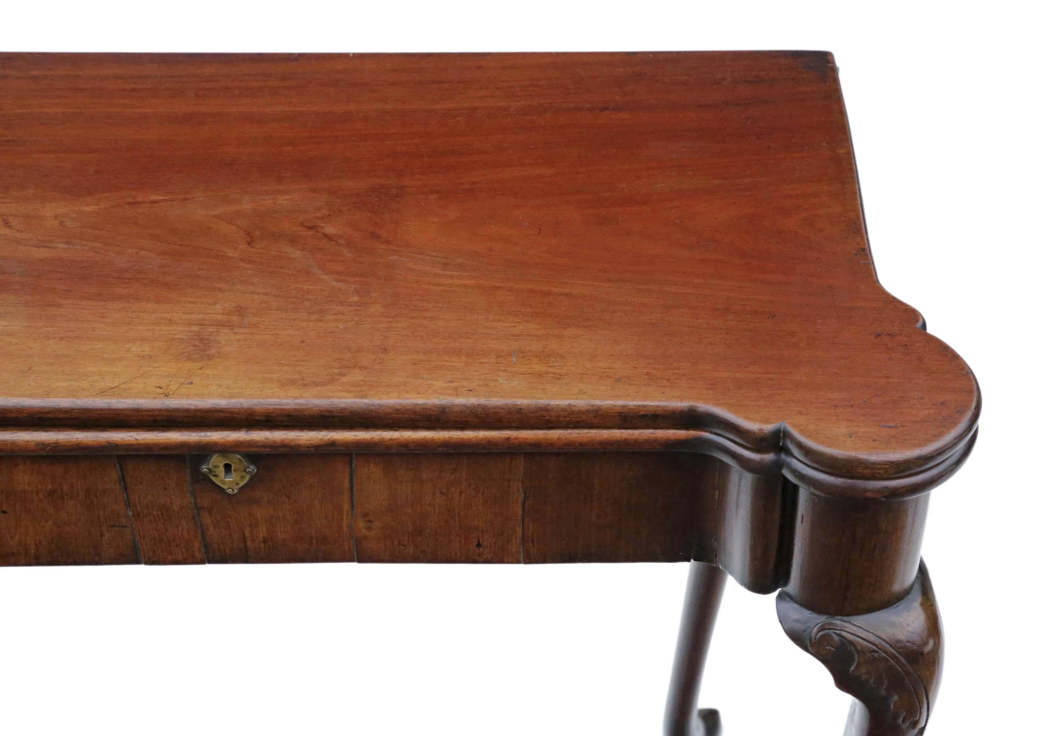 Milieu du XVIIIe siècle Ancienne table à cartes ou à thé géorgienne George II en acajou incrusté - C1750 en vente