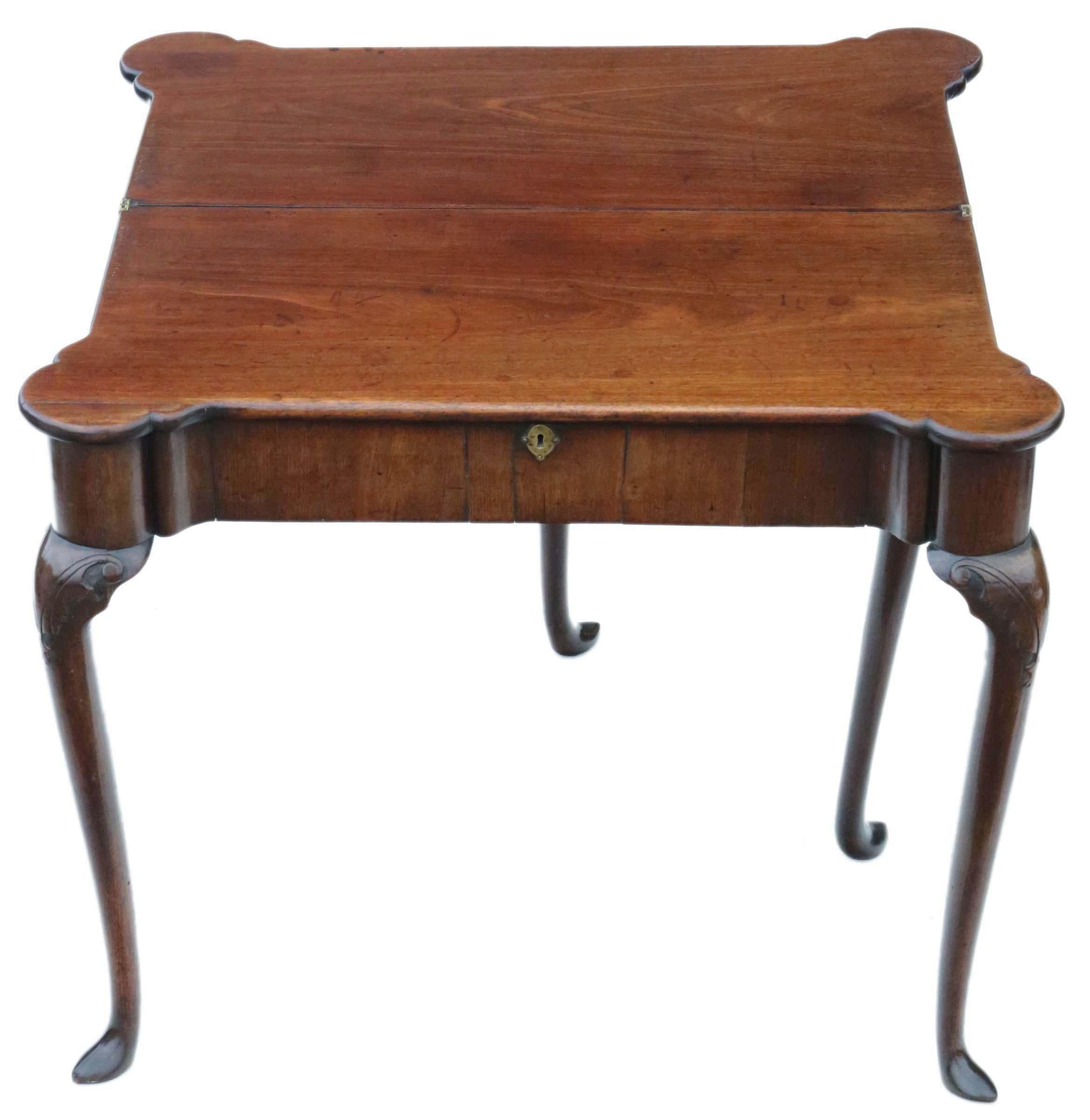 Bois Ancienne table à cartes ou à thé géorgienne George II en acajou incrusté - C1750 en vente