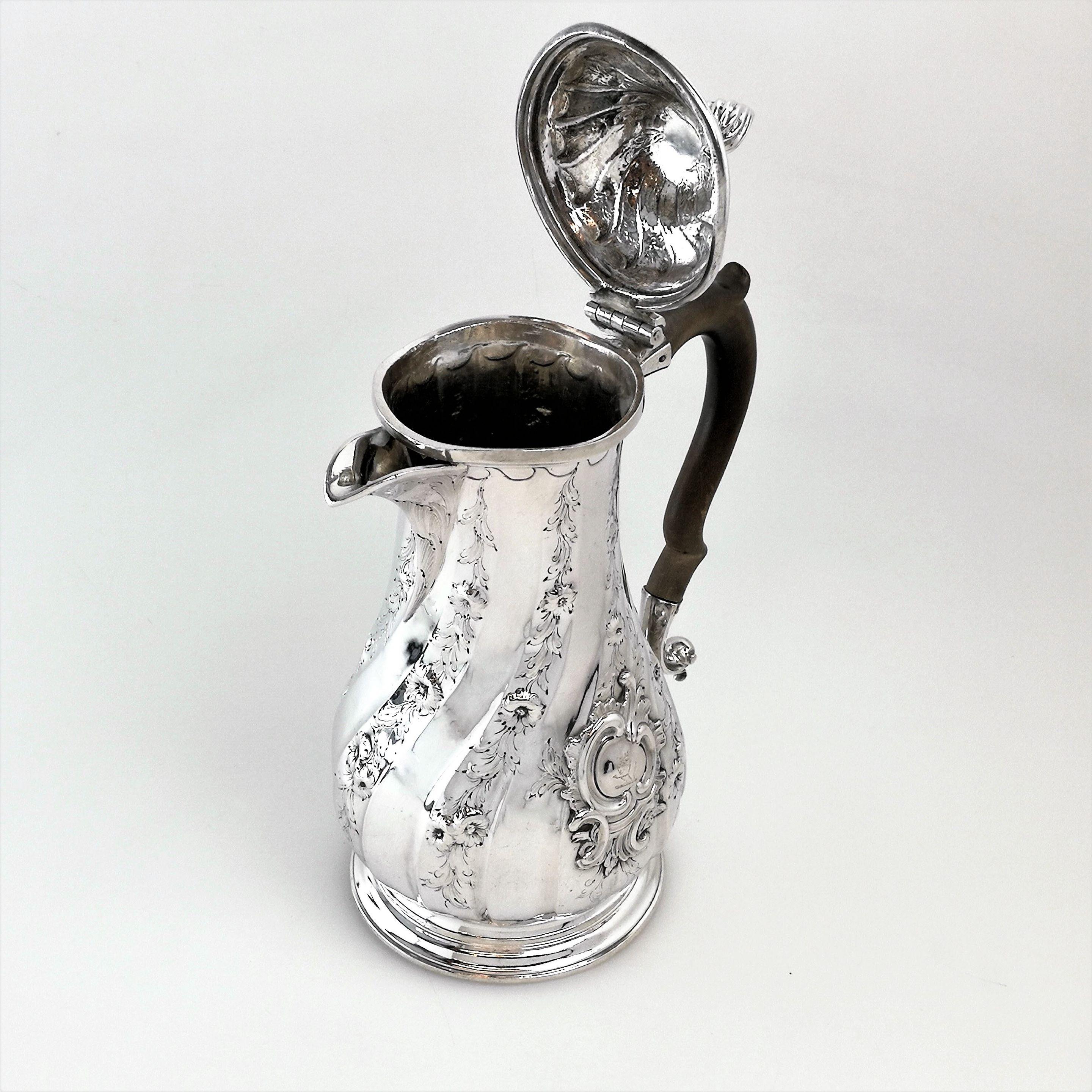 Antique Georgian George II Solid Silver Coffee Jug / Pot / Hot Water Jug 1756 In Good Condition In London, GB