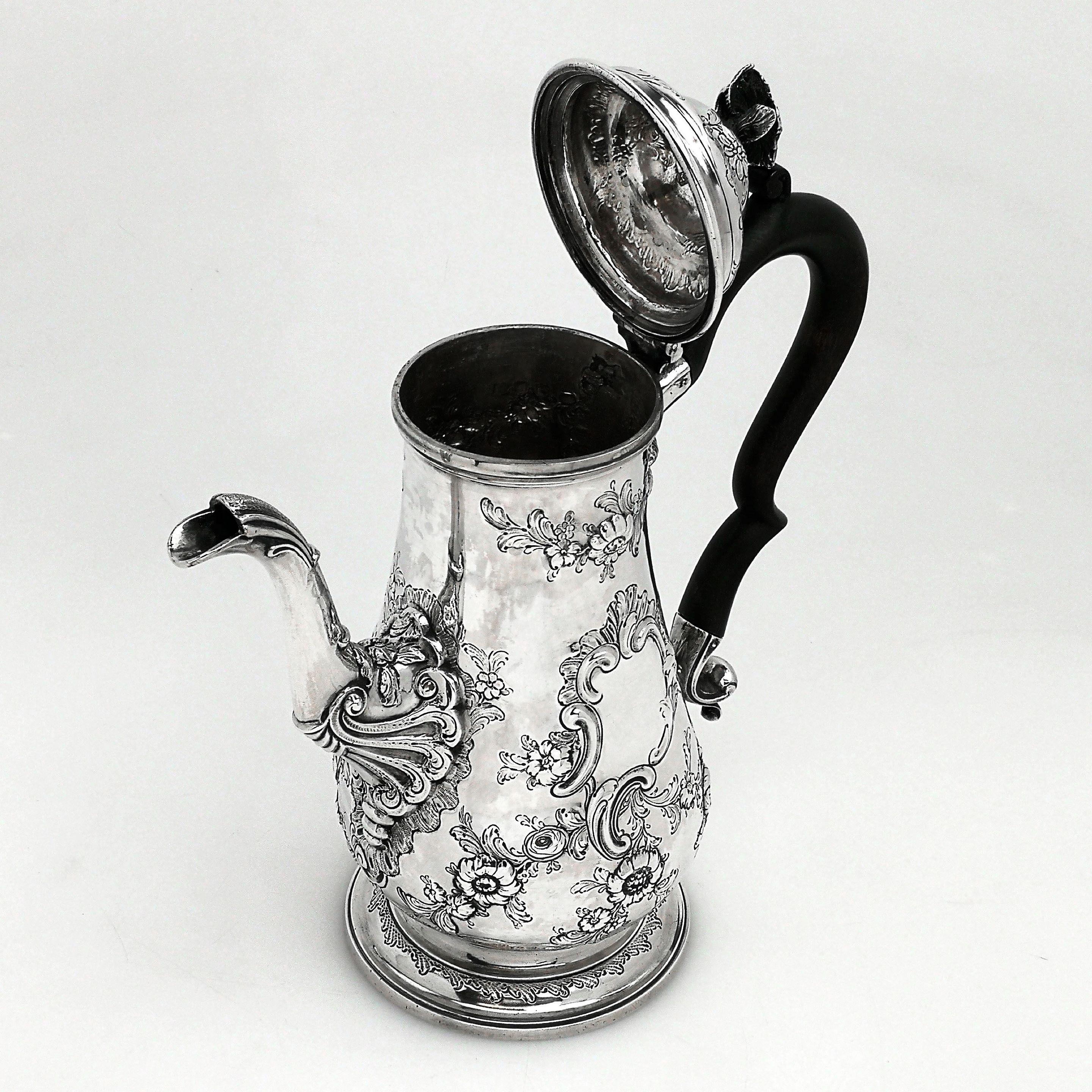 Antique Georgian George III Silver Coffee Pot 1760 18th Century Large In Good Condition In London, GB